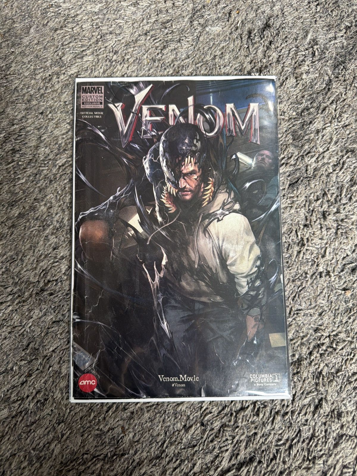 Marvel Comics 2018 Marvel Custom Sony Pictures English Venom Comic #1 Size ONE SIZE - 1 Thumbnail