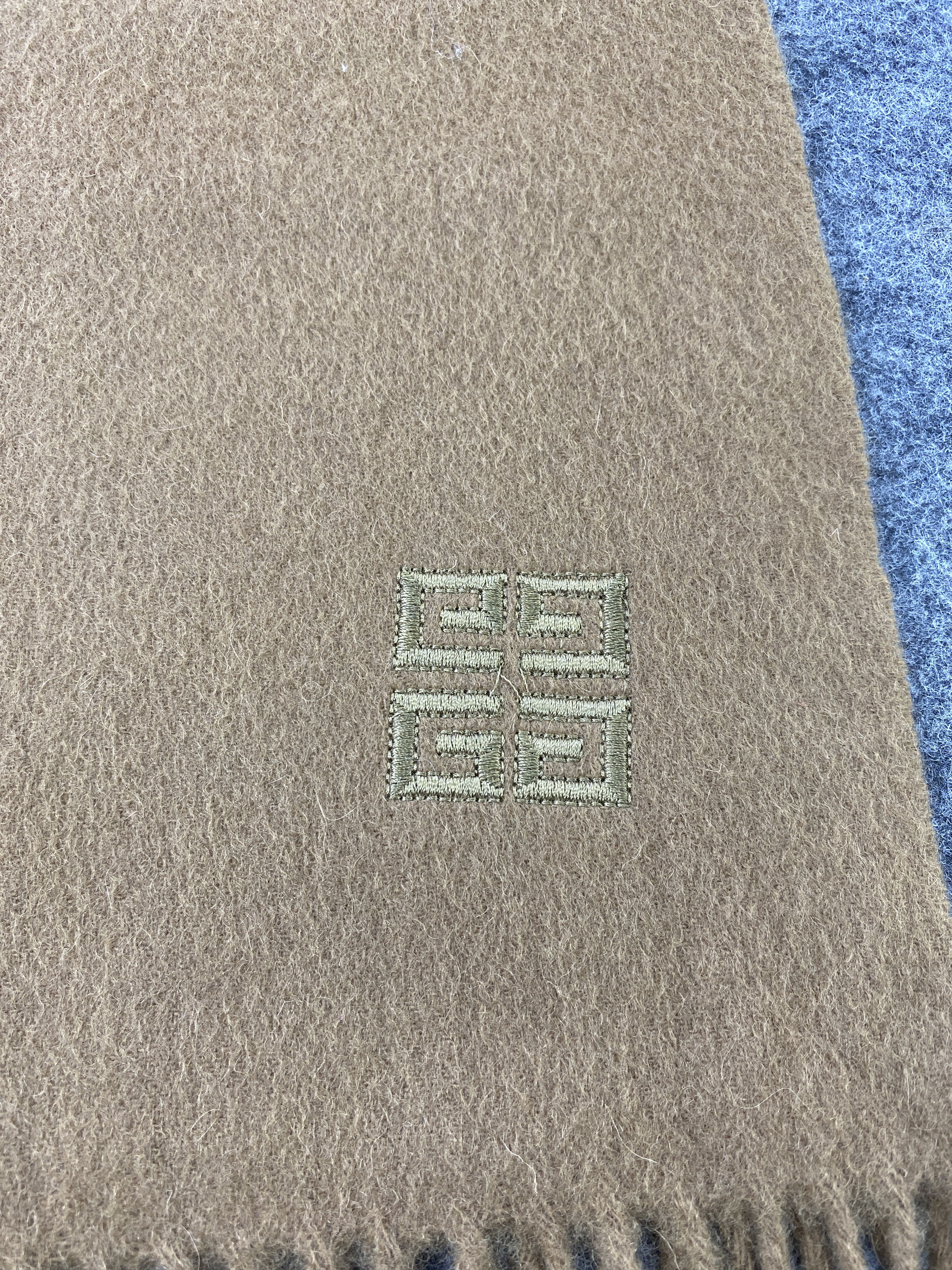 Givenchy Givenchy Scarf / Muffler / Neckwear -T647 Size ONE SIZE - 5 Thumbnail