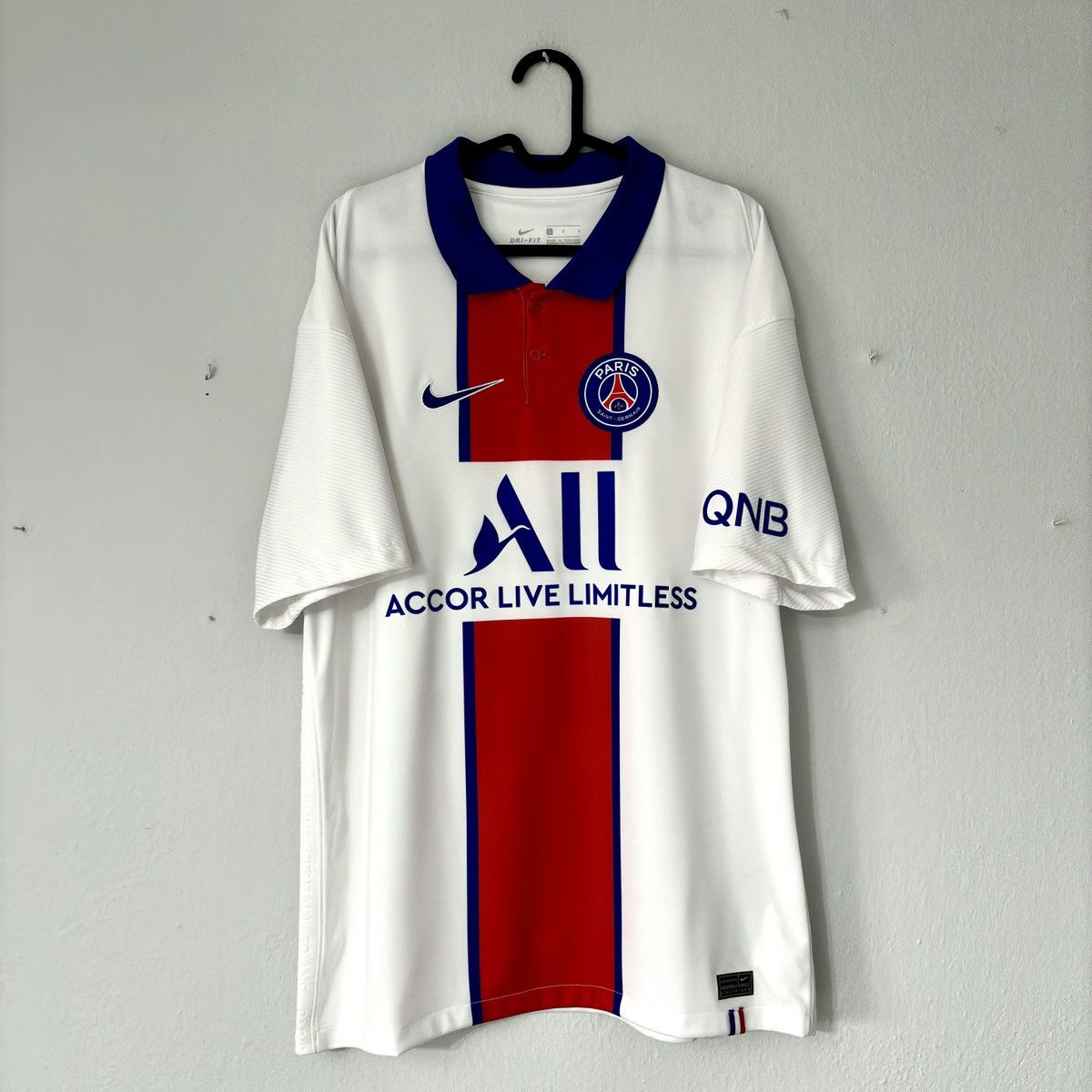 Jordan Brand × Nike 2020 2021 PSG Paris Mbappe Nike Away Kit Soccer Jersey Size US L / EU 52-54 / 3 - 3 Thumbnail