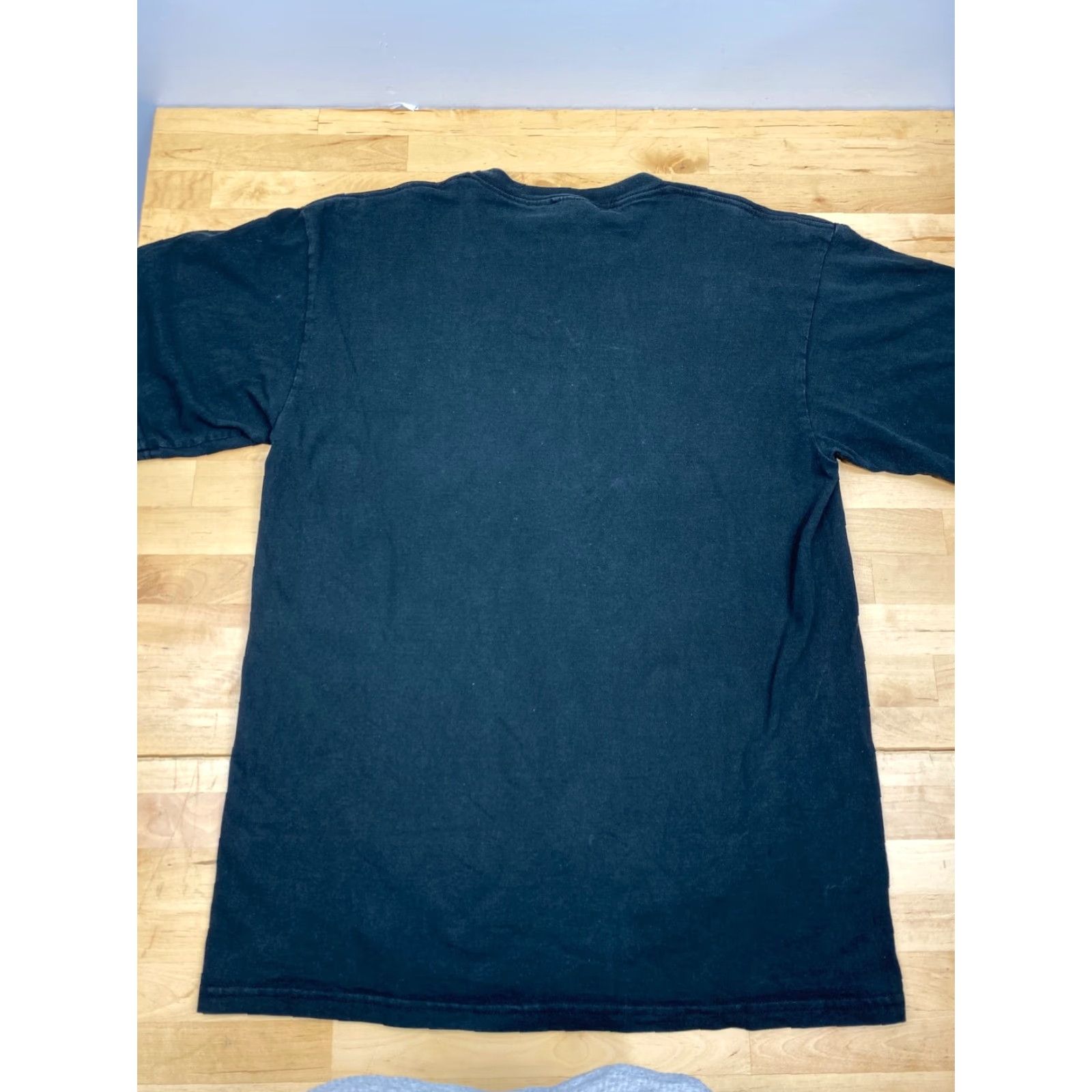 Nike Nike T-Shirt Mens Medium Distress Vintage Black Crew Neck Short Sleeve Logo Embroidered Sports Knit Cotton Regular #2616 Size US M / EU 48-50 / 2 - 2 Thumbnail