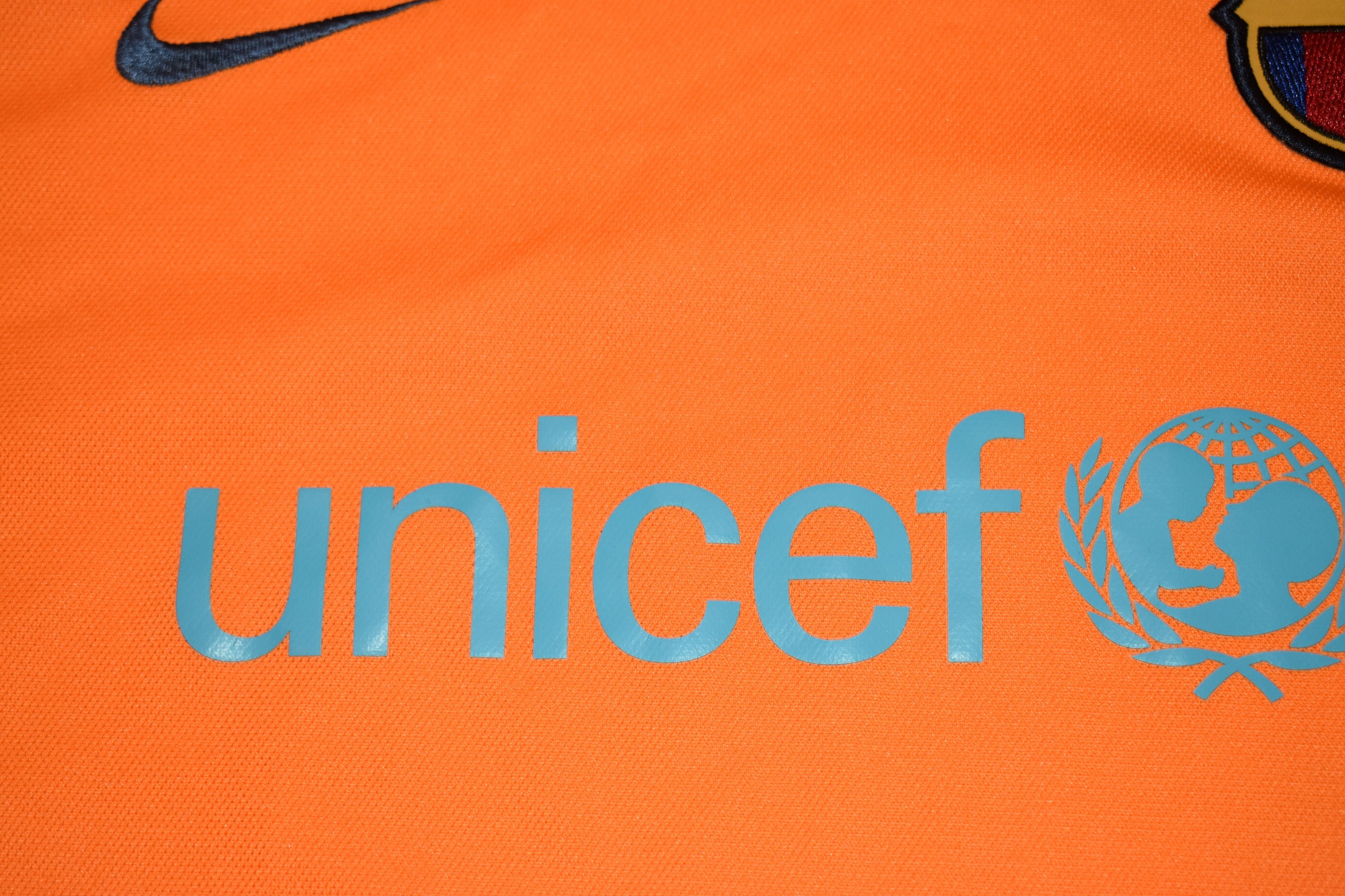 Nike BARCELONA 2006 2008 AWAY FOOTBALL JERSEY NIKE SIZE M MEN Size US M / EU 48-50 / 2 - 6 Thumbnail