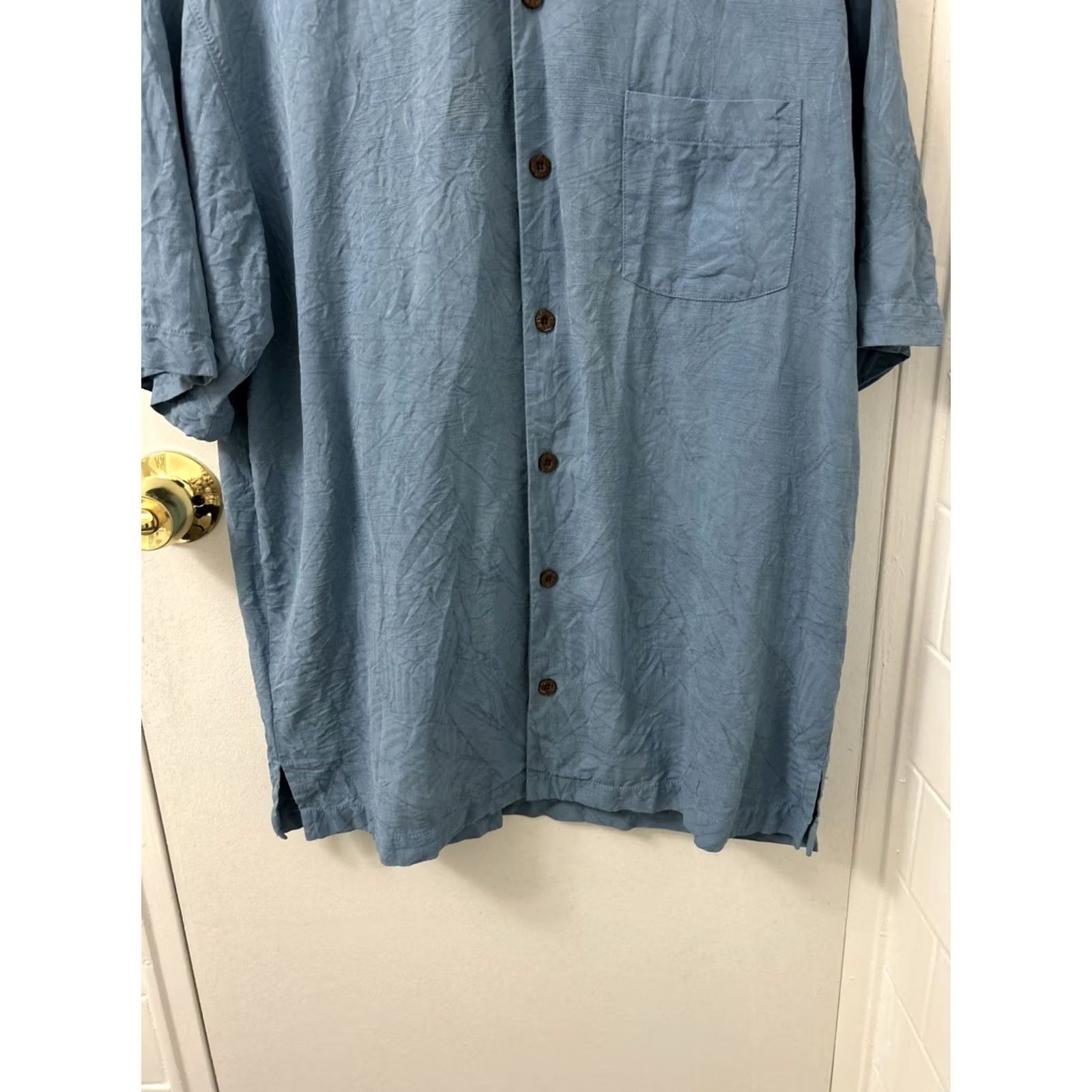 Tommy Bahama Tommy Bahama Shirt Mens S Blue 100% Silk Short Sleeve Button-Down Pocket Tropical Regular Fit Size US S / EU 44-46 / 1 - 3 Thumbnail