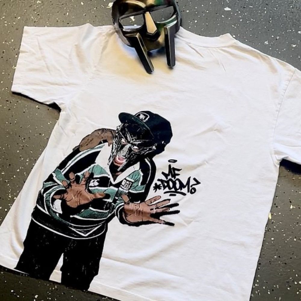 Japanese Brand × Vintage MF Doom Graphic Print Oversized Tshirt Size US XXL / EU 58 / 5 - 6 Thumbnail