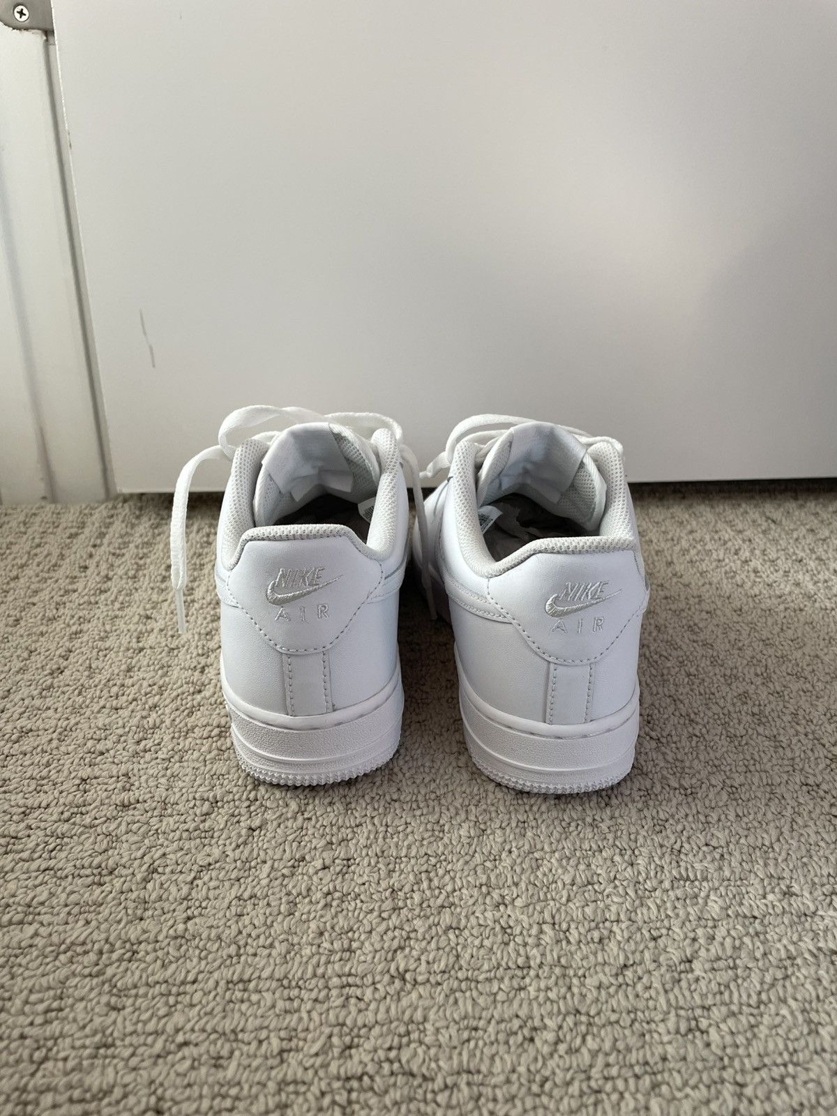 Nike WMNS NIKE AIR FORCE 1 ‘07 Size US 7 / IT 37 - 4 Thumbnail