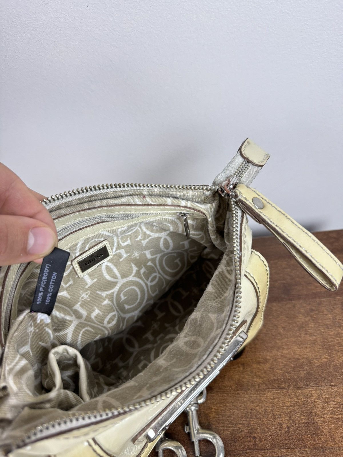 Guess Vintage hand bag Guess y2k original streetwear casual item Size ONE SIZE - 6 Thumbnail