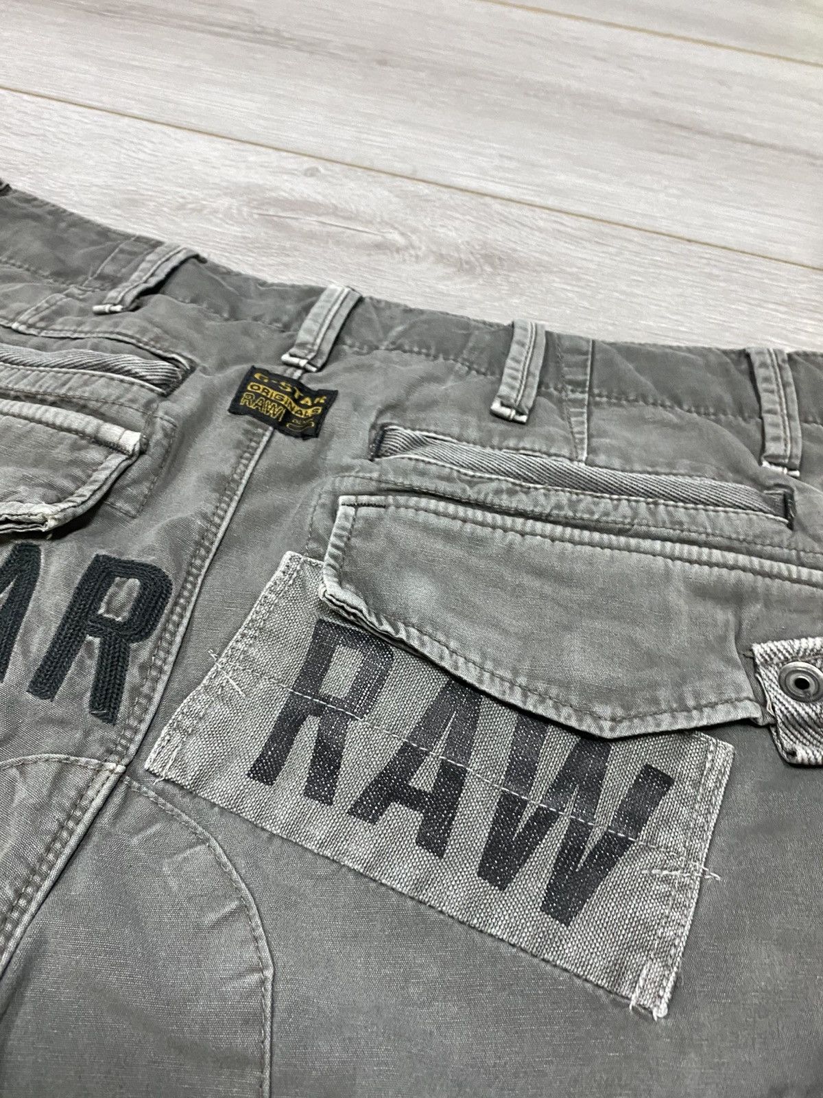 G-Star G star raw vintage big logo cargo shorts faded Size US 32 / EU 48 - 5 Thumbnail