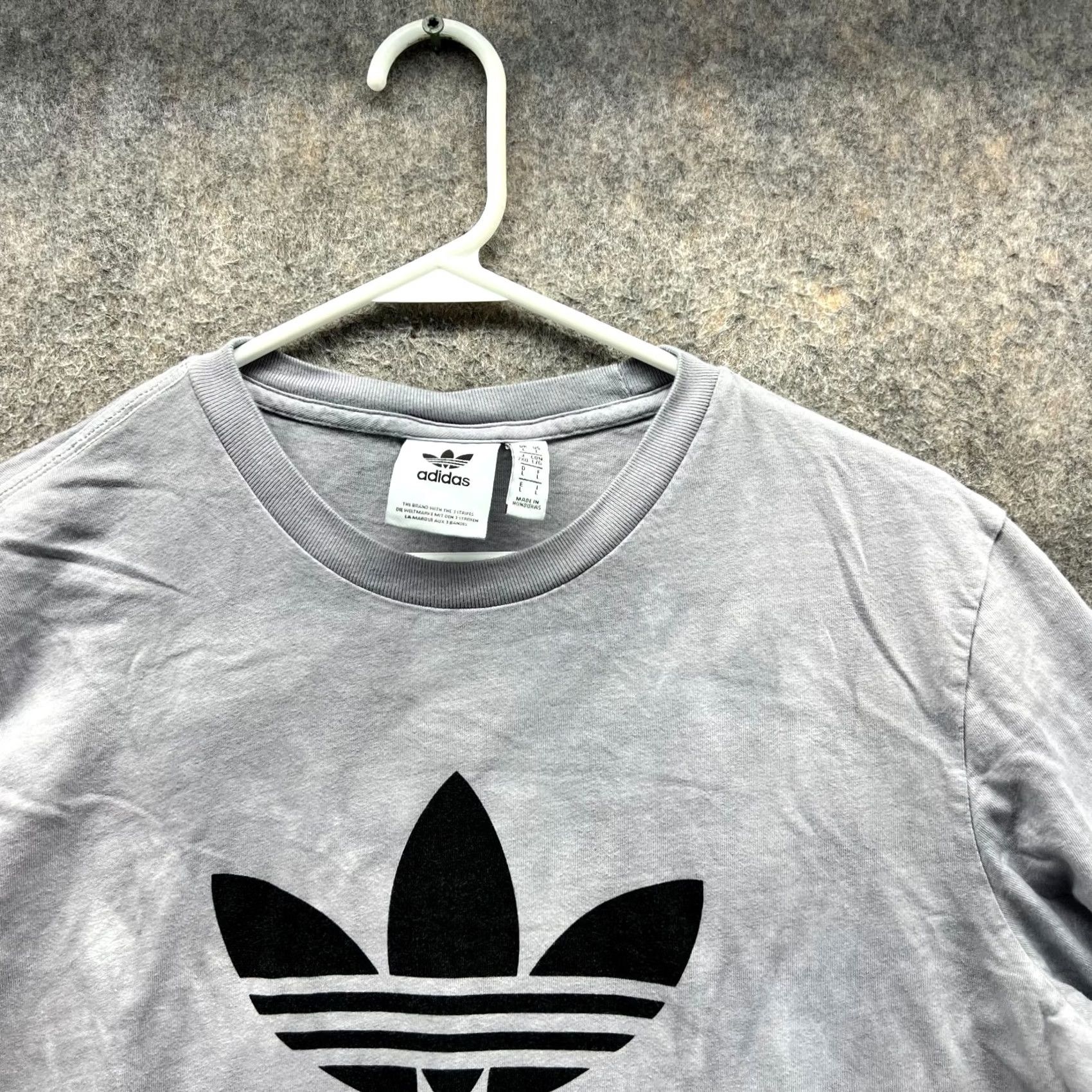 Adidas VINTAGE Adidas Shirt Men Large Adult Purple Black Crewneck Big Trefoil Originals Vintage Size US L / EU 52-54 / 3 - 4 Thumbnail