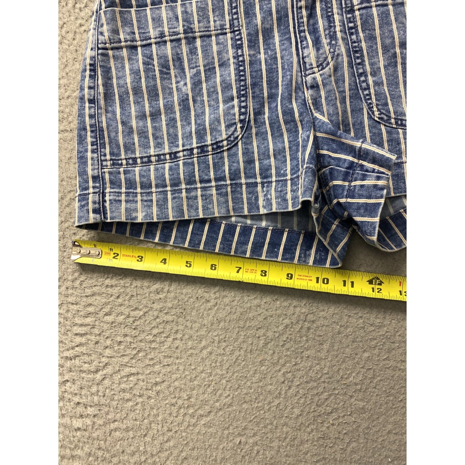 American Eagle Outfitters American Eagle Jean Shorts Womens 4 Midi High Rise Stripe Short 48-58 Size 27" / US 4 / IT 40 - 6 Thumbnail