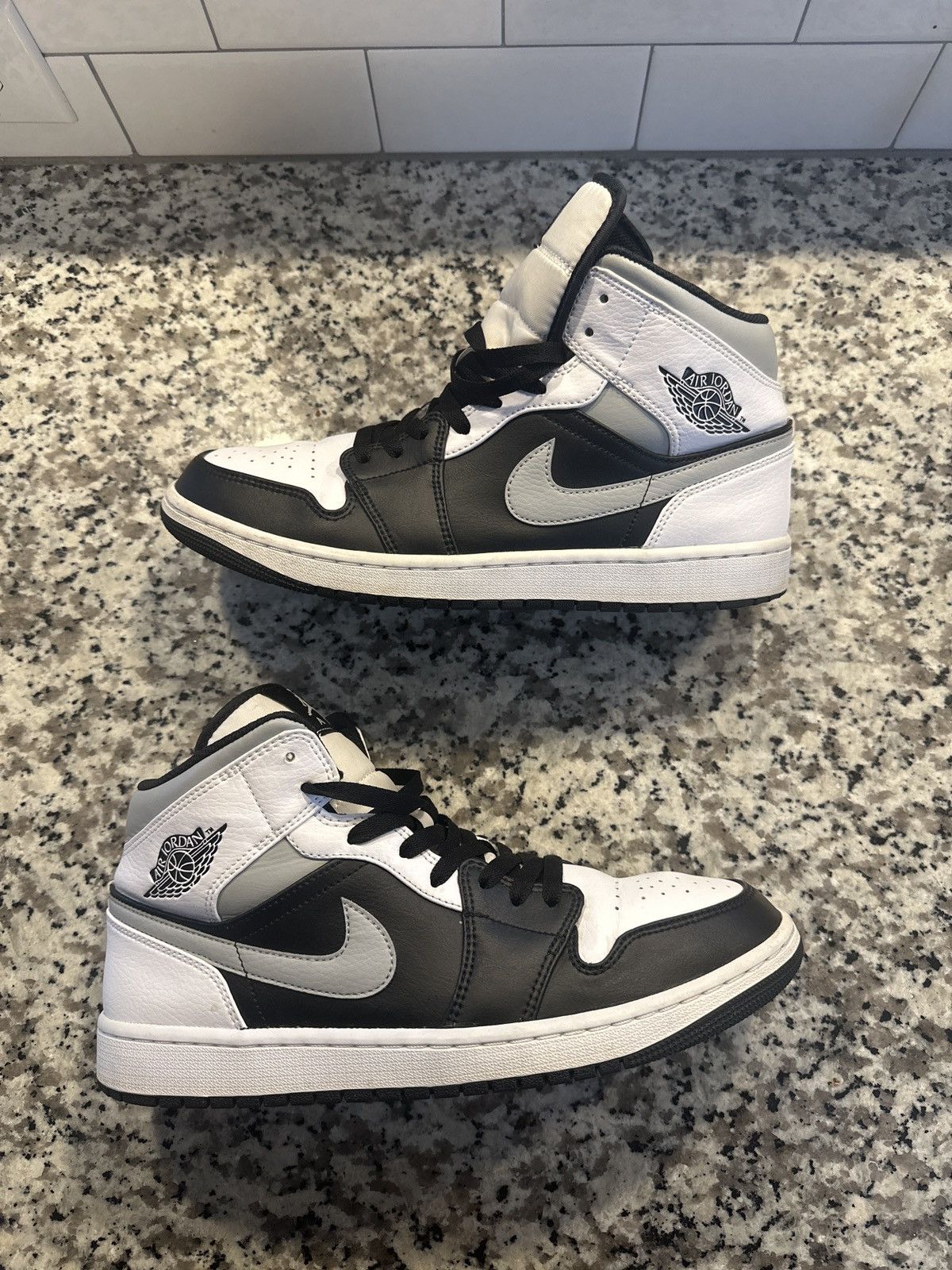 Jordan mid white shadow