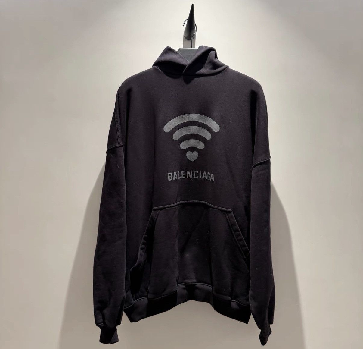 Balenciaga BALENCIAGA "Wife" Print Long Sleeve Sweatshirt Size US S / EU 44-46 / 1 - 1 Thumbnail