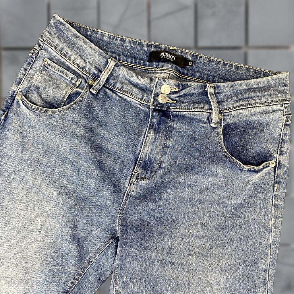 Hudson Hudson Jeans Womens 12 Light Wash Blue Straight Leg Stretch Denim Flap Pockets Size 34" / US 12 / IT 48 - 1 Thumbnail