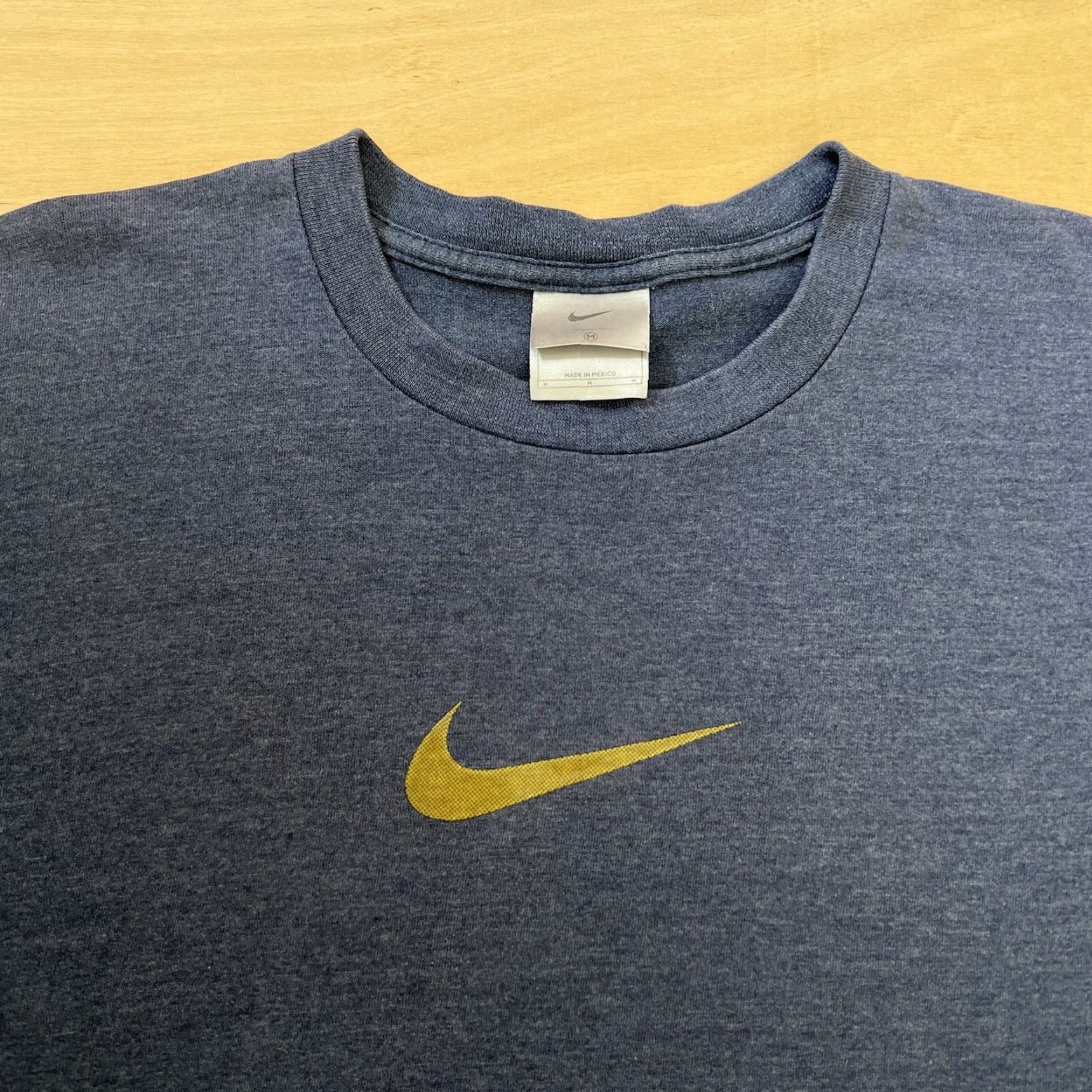 Nike VINTAGE Nike Center Swoosh Shirt Medium Blue 90s USA Captain America Logo Nike Center Swoosh Shirt Medium Blue Size US M / EU 48-50 / 2 - 3 Thumbnail
