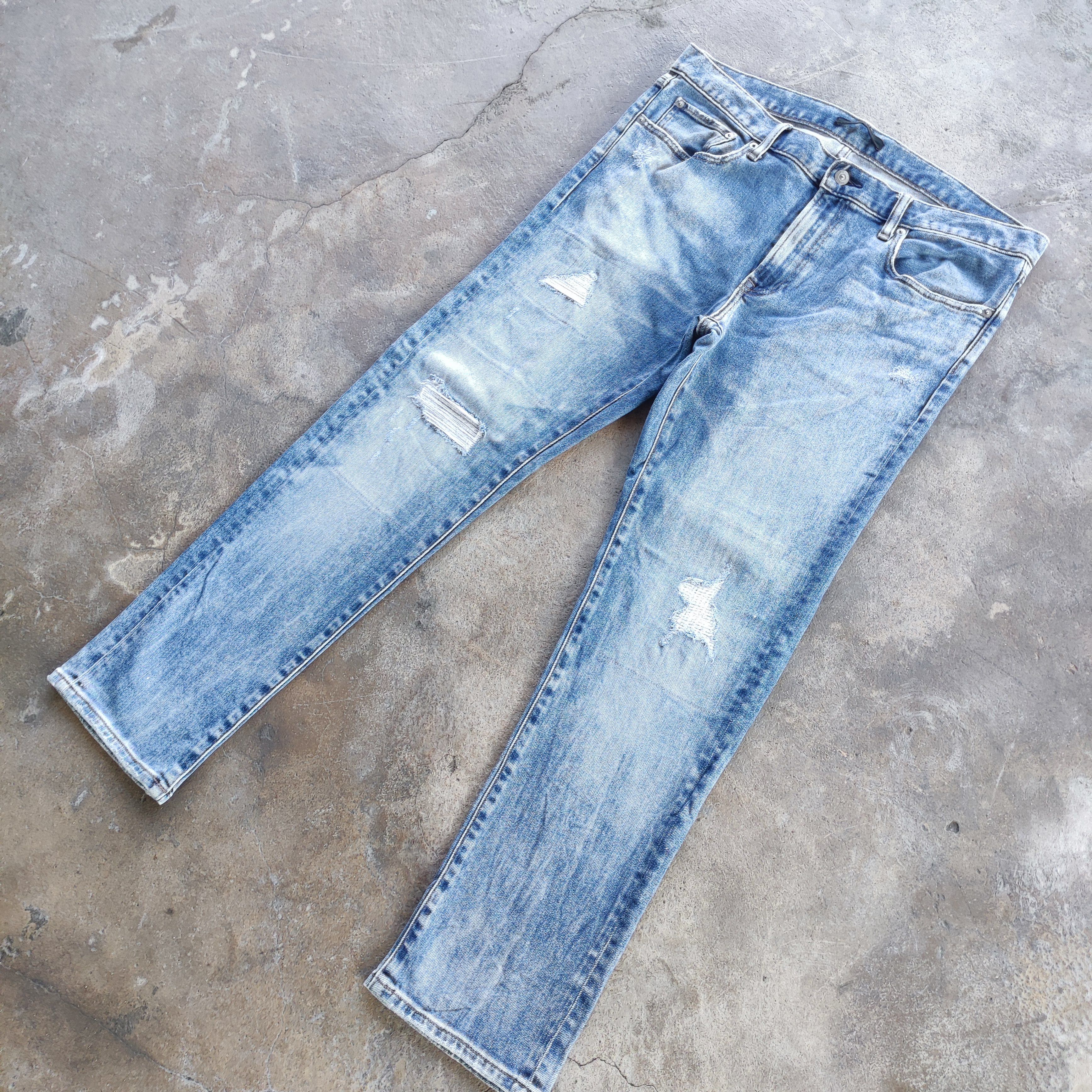 Japanese Brand Vintage Japanese Brand Slim Jeans Distressed Faded Pants Size US 38 / EU 54 - 2 Thumbnail