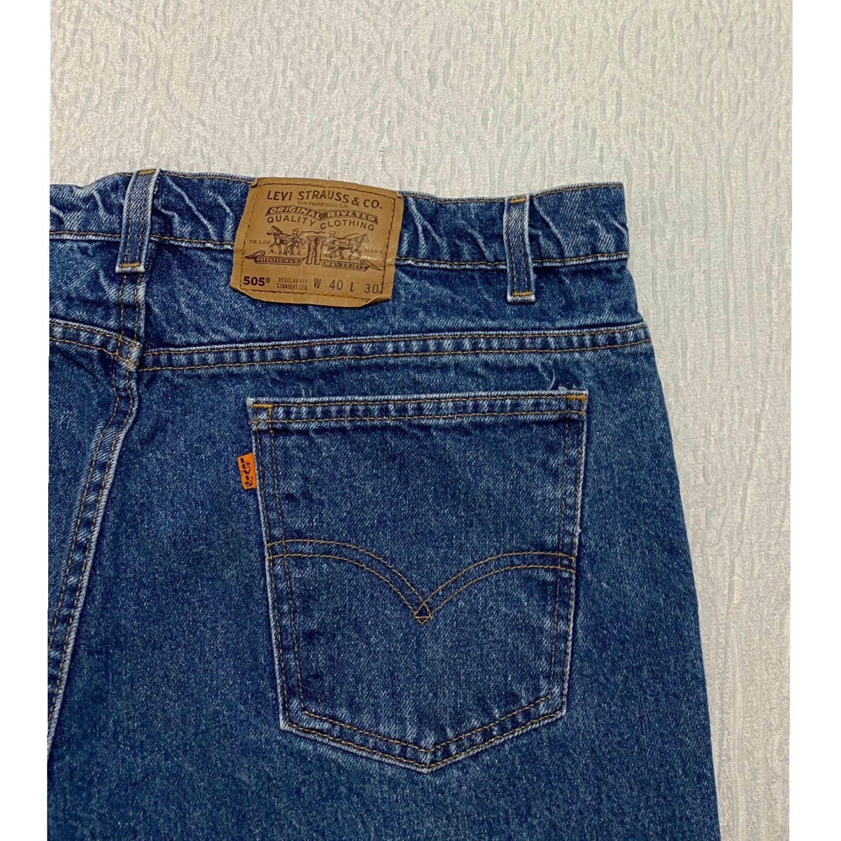 Levi's VINTAGE Levis 505 Jeans Blue Regular Straight Leg Mens 40x30 90s Denim Medium Wash 5-Pocket Size US 40 / EU 56 - 2 Thumbnail