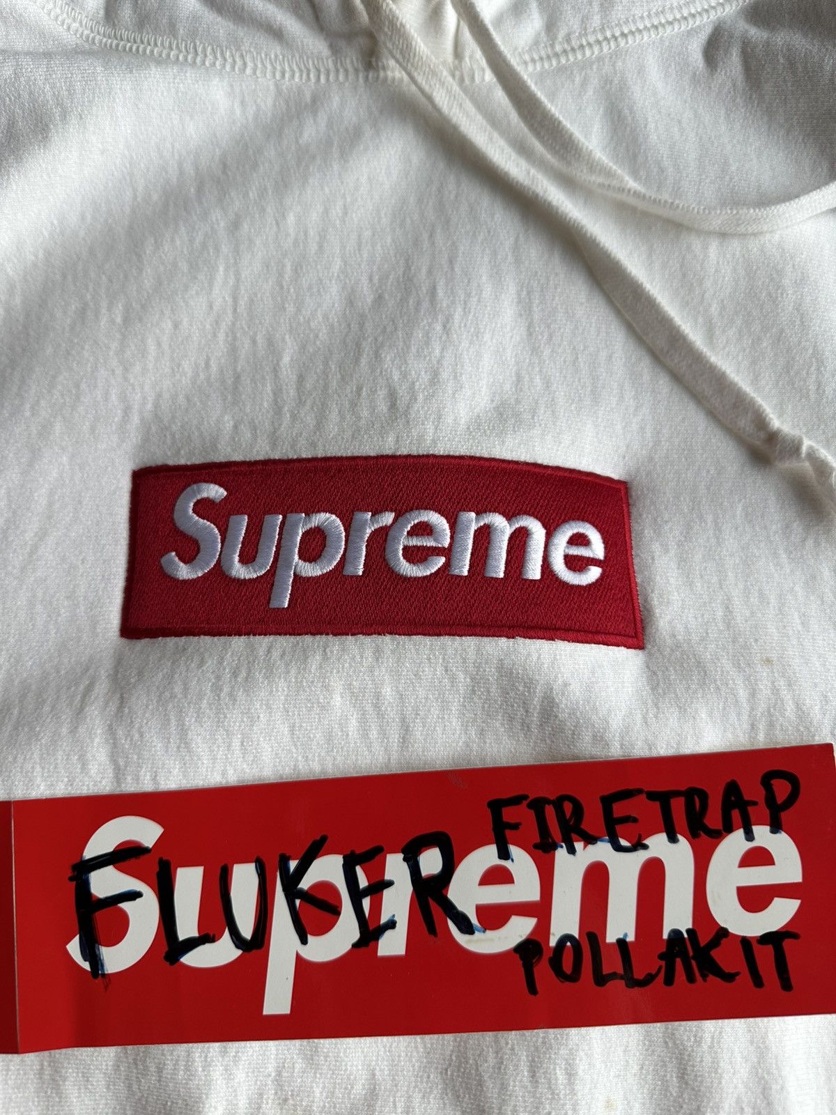 Supreme Supreme WHITE BOGO XL 2021 hoodie Used 7/10 size XL Size US XL / EU 56 / 4 - 1 Thumbnail