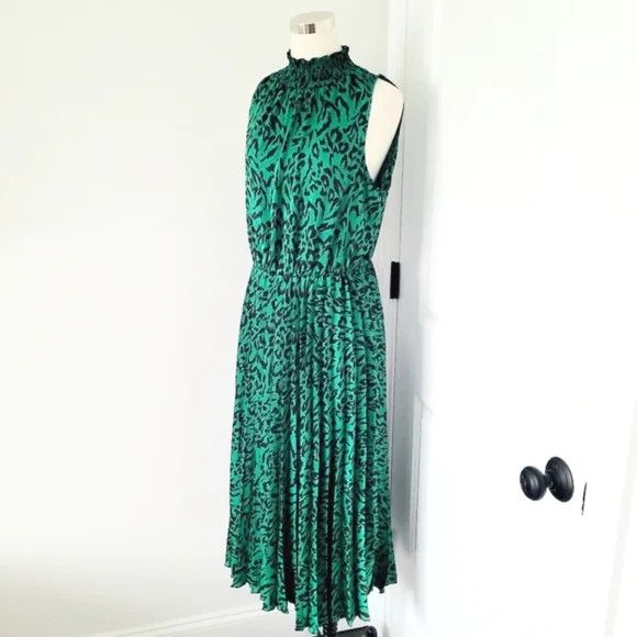 Banana Republic Leopard Satin Mock Neck Elastic Waist Pleated Dress NWT Size M / US 6-8 / IT 42-44 - 4 Thumbnail