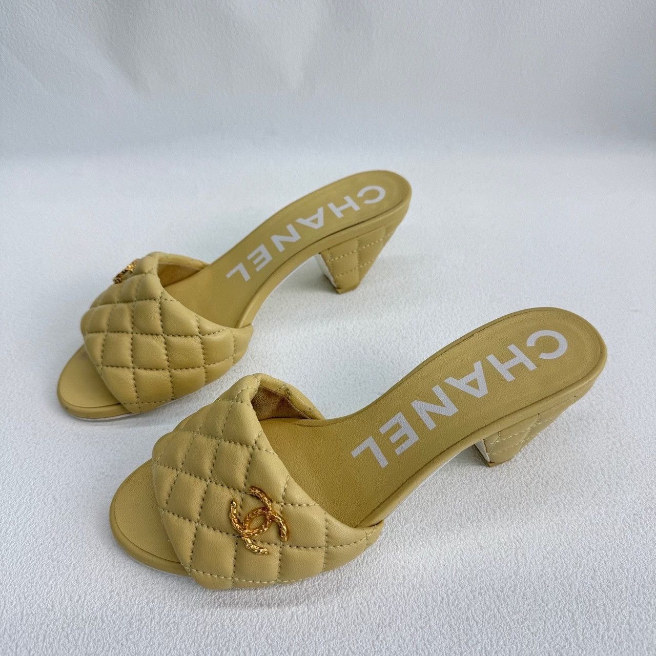 Chanel Chanel Plaid Yellow Sandals us_6 Women Size US 6 / IT 36 - 1 Thumbnail