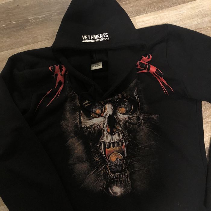 Vetements best sale skull hoodie