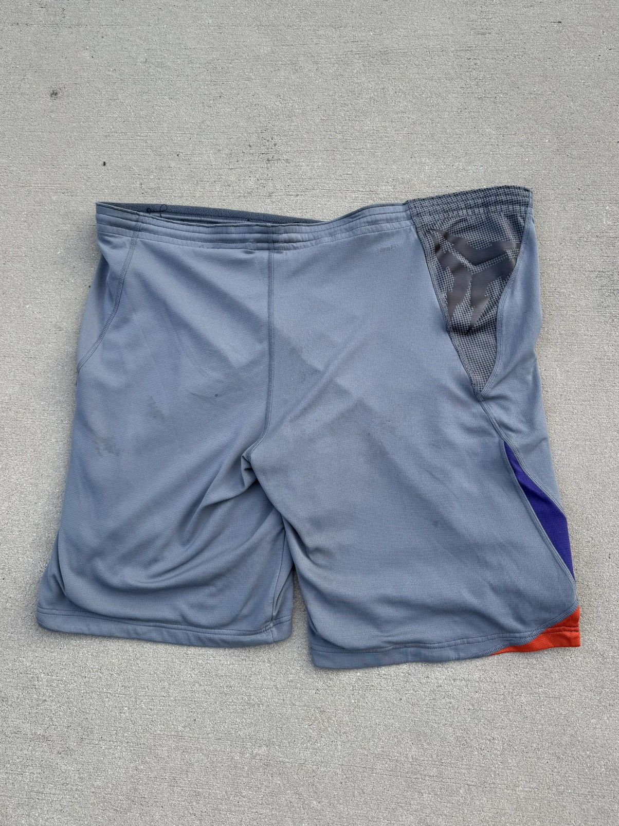 NCAA × Nike × Vintage 00s Vintage Team Nike x Kobe Bryant Clemson Tigers shorts Size US 41 - 3 Thumbnail