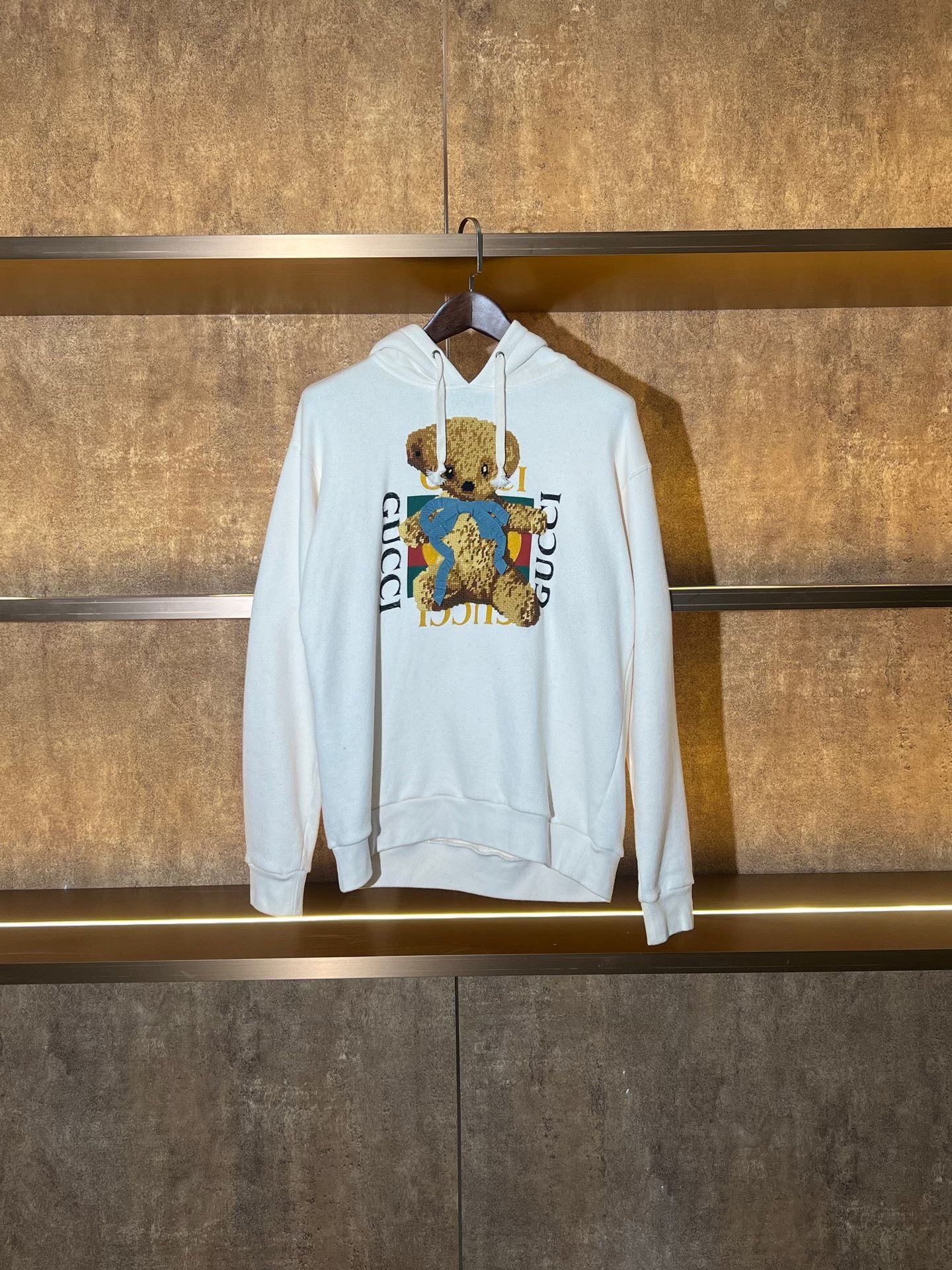 Gucci Gucci White Bear Hoodie Size S / US 4 / IT 40 - 1 Thumbnail