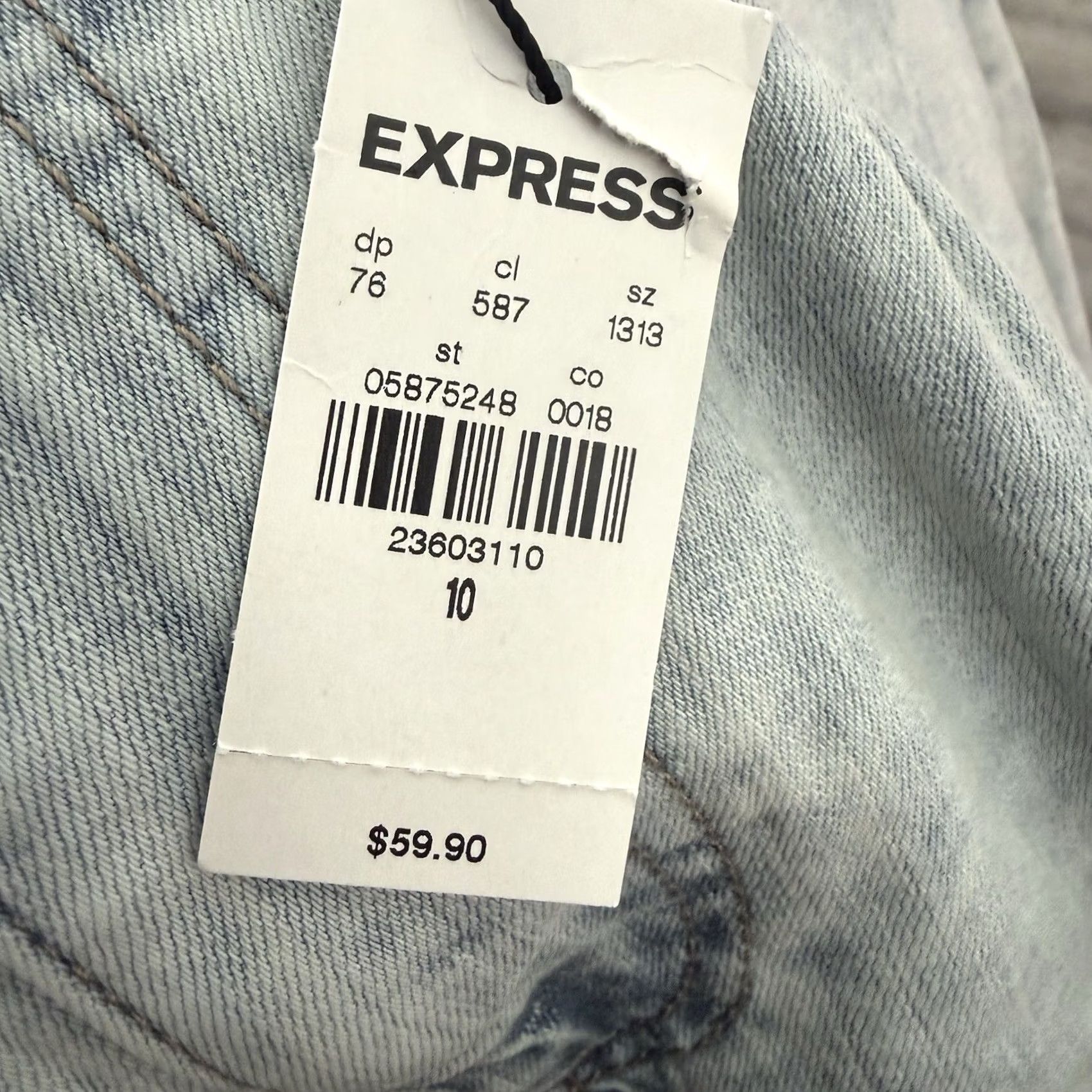 Express EXPRESS Womens 10 High Rise Shortie Denim Paper Bag Tie Front Belted Cuffed Hem Pockets Blue Shorts 2.5in Inseam Size 32" / US 10 / IT 46 - 4 Thumbnail