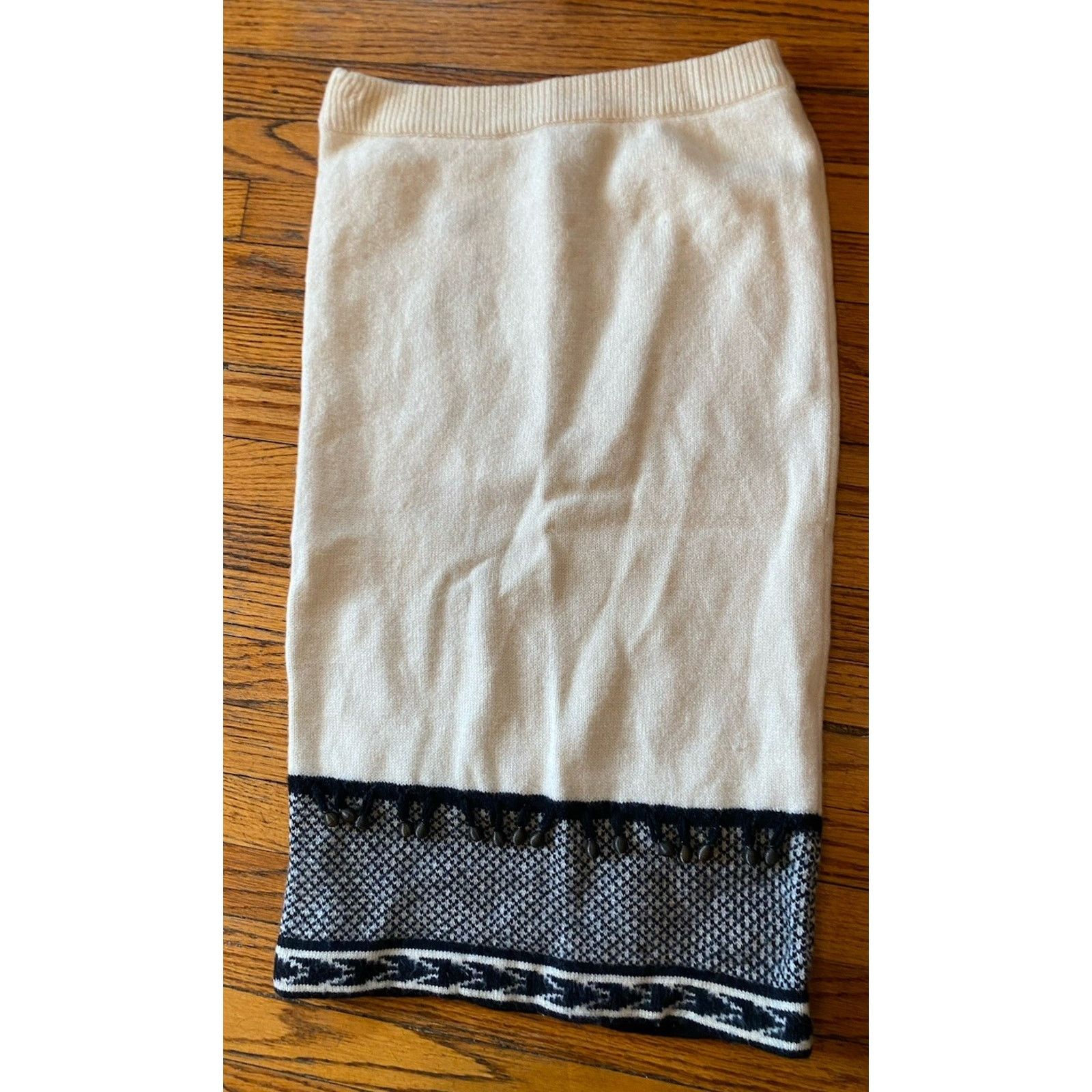 Vintage Wool Sweater Skirt, Medium Cream Black VTG Metal Beads Size 30" / US 8 / IT 44 - 1 Thumbnail