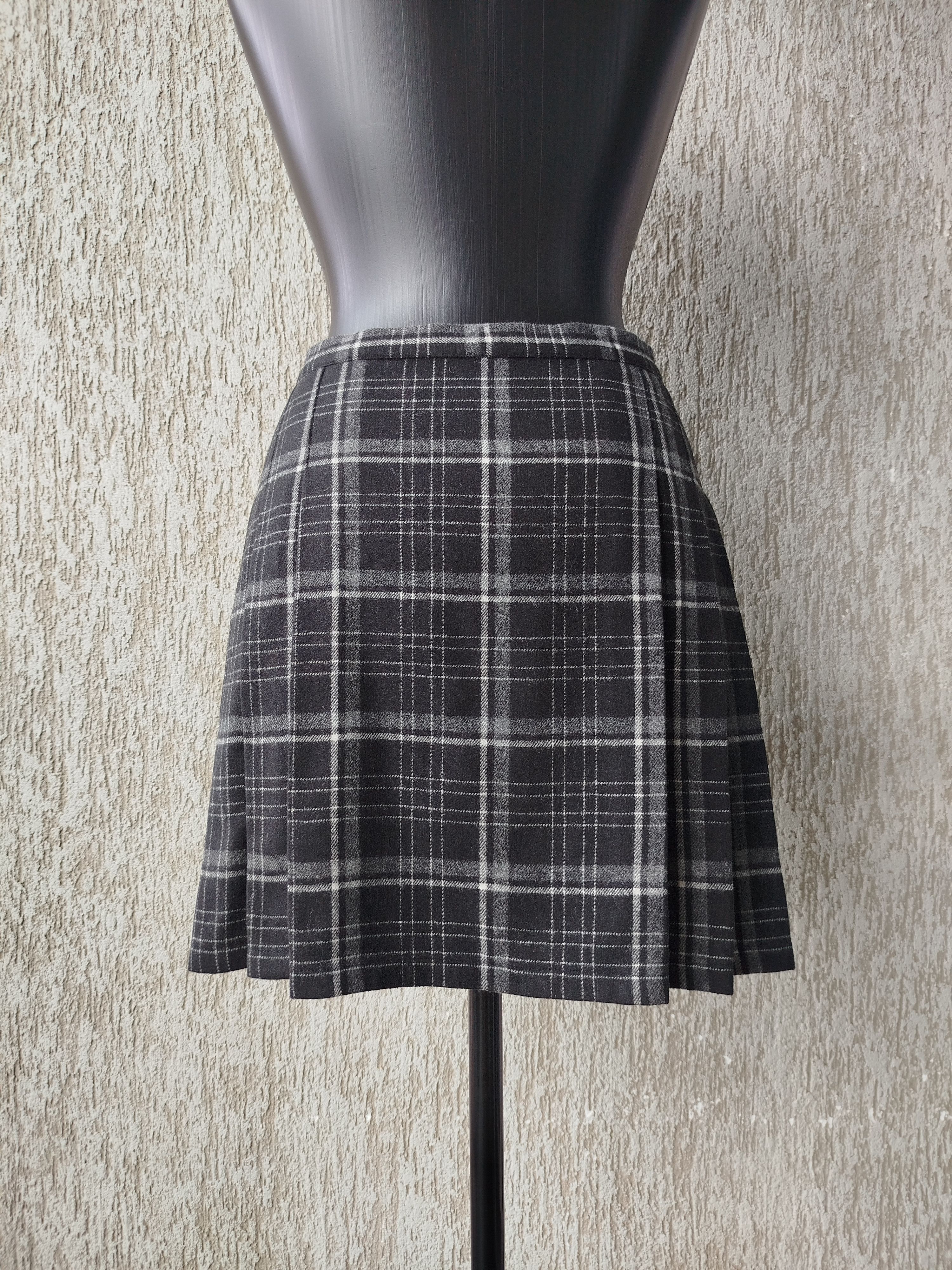 Fred Perry Wrap Skirt Kilt Plaid Pleated Wool Tartan Vintage Italy 40/S Size 27" / US 4 / IT 40 - 6 Thumbnail