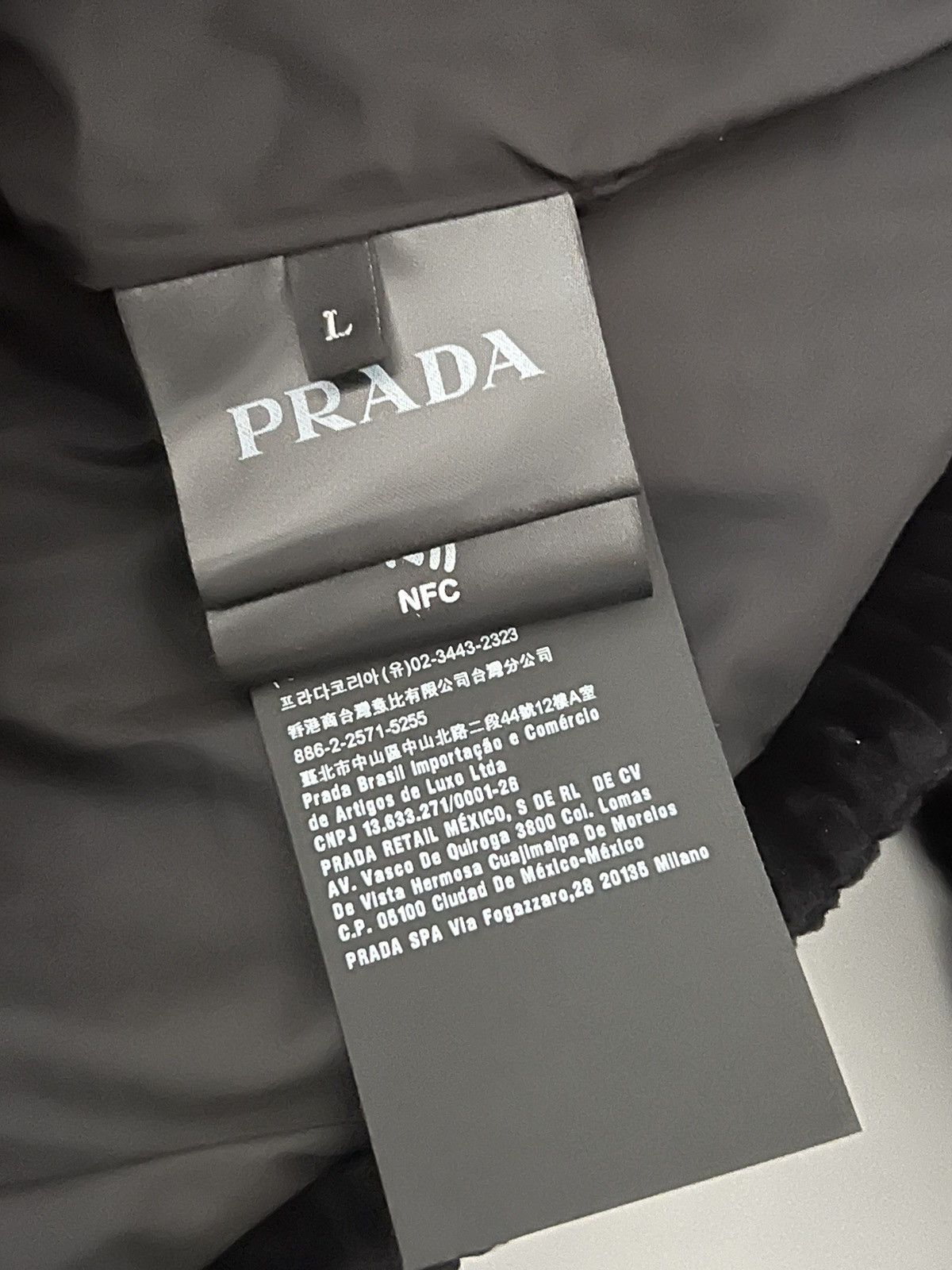 Prada Prada Logo Velvet Puffer Jacket Size US L / EU 52-54 / 3 - 8 Thumbnail