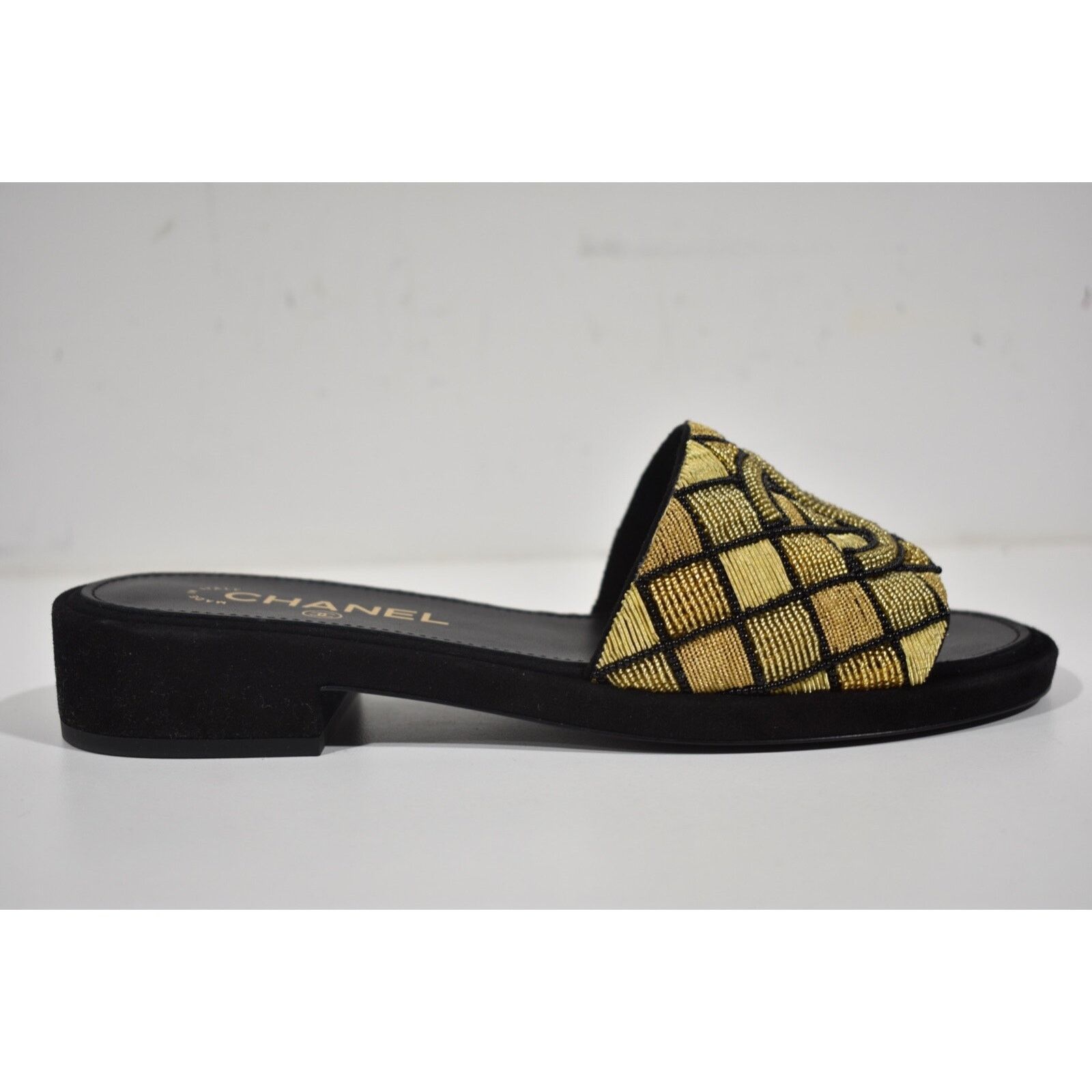Chanel Chanel 21A Gold Black Pearl Embroidery Beaded CC Logo Size US 8 / IT 38 - 2 Thumbnail