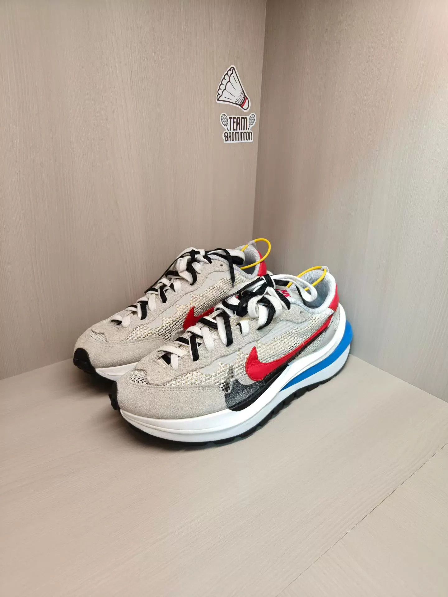 Nike sacai 3.0 Gray White Red 44.5 Worn 1-9 Times Size US 11.5 / EU 44-45 - 1 Thumbnail