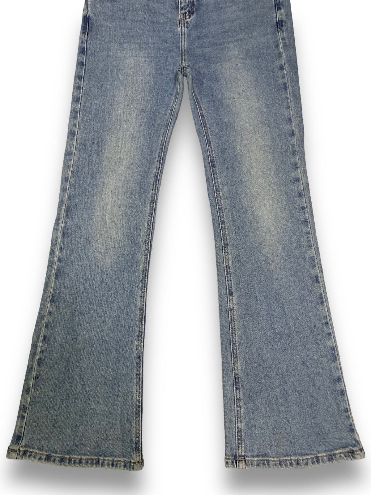 Japanese Brand Y2K Japanese Brand Urban Revivo Flared Jeans Women Size Size US 30 / EU 46 - 6 Thumbnail