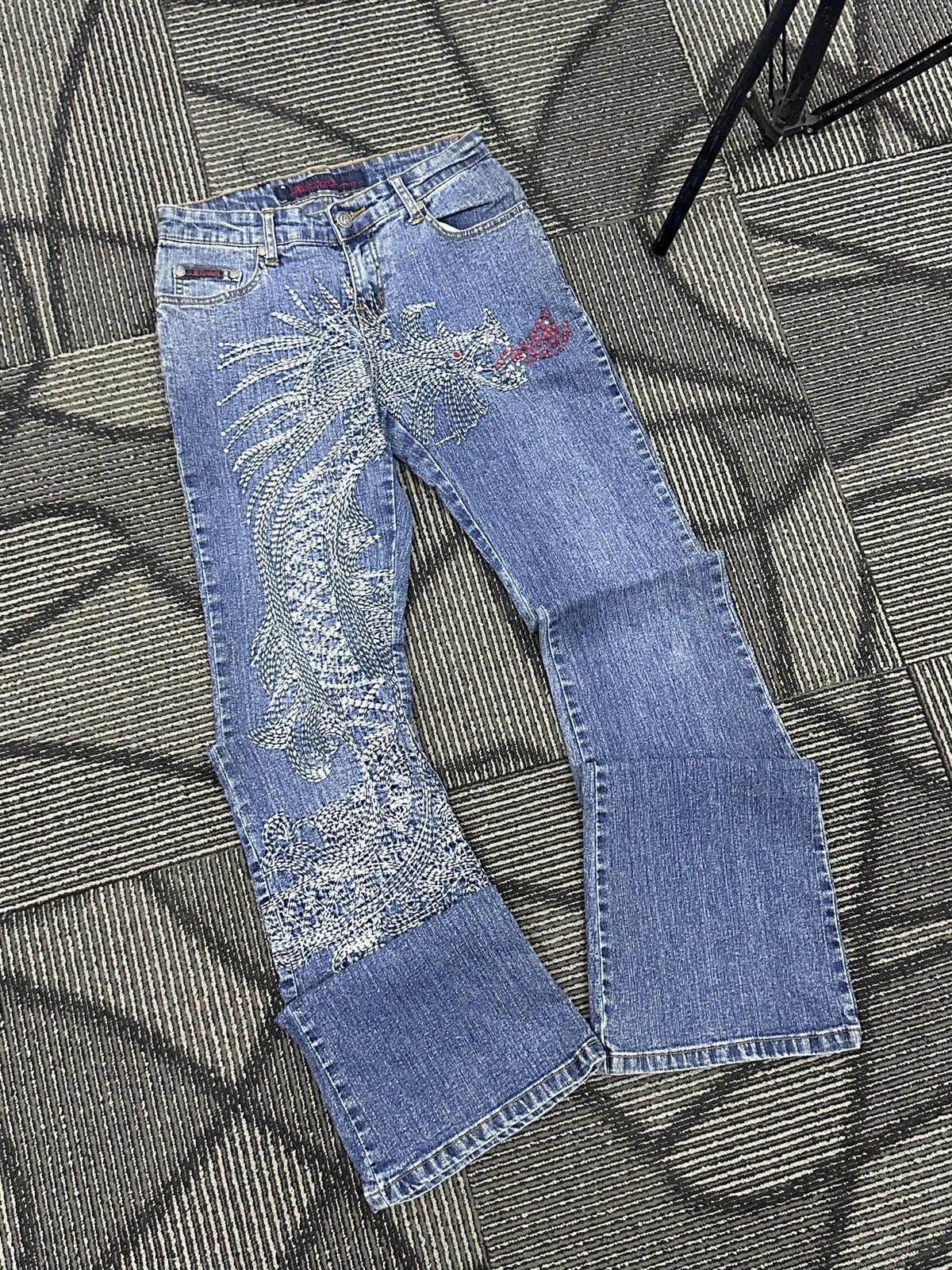 If Six Was Nine Y2K Rosy Love’s Jeans Dragon Design Flare Jean Size 26" / US 2 / IT 38 - 1 Thumbnail