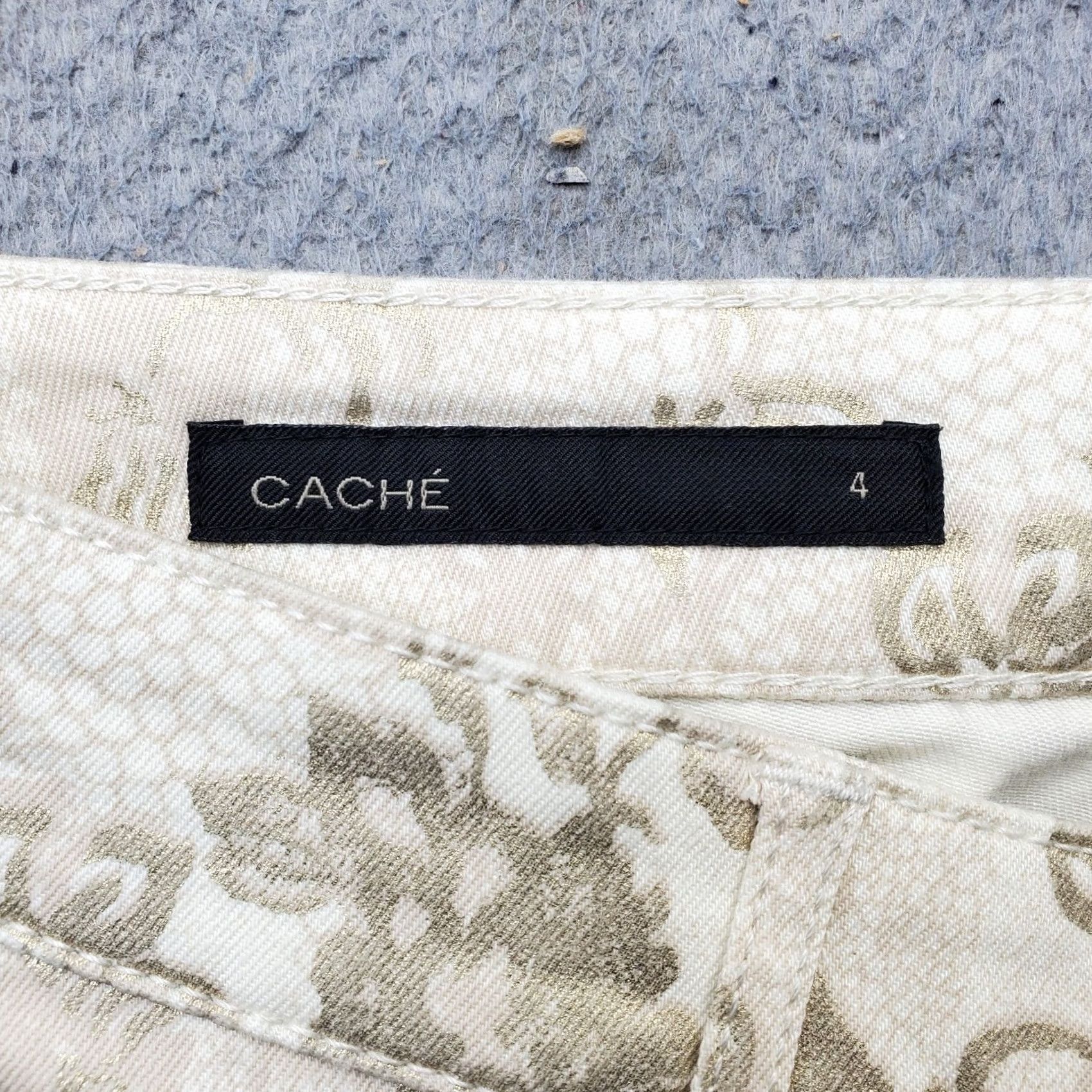 Vintage Caché Jeans Womens 4 Multi Denim Jacquard Print Skinny Leg Streetwear Shirt? Size 27" / US 4 / IT 40 - 7 Thumbnail