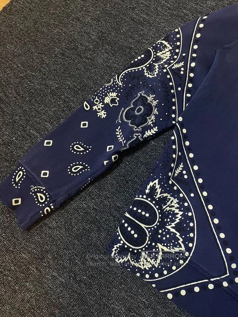 Dsquared2 DSQUARED2 Blue Bandana Print Sweatshirt. Size US M / EU 48-50 / 2 - 4 Thumbnail