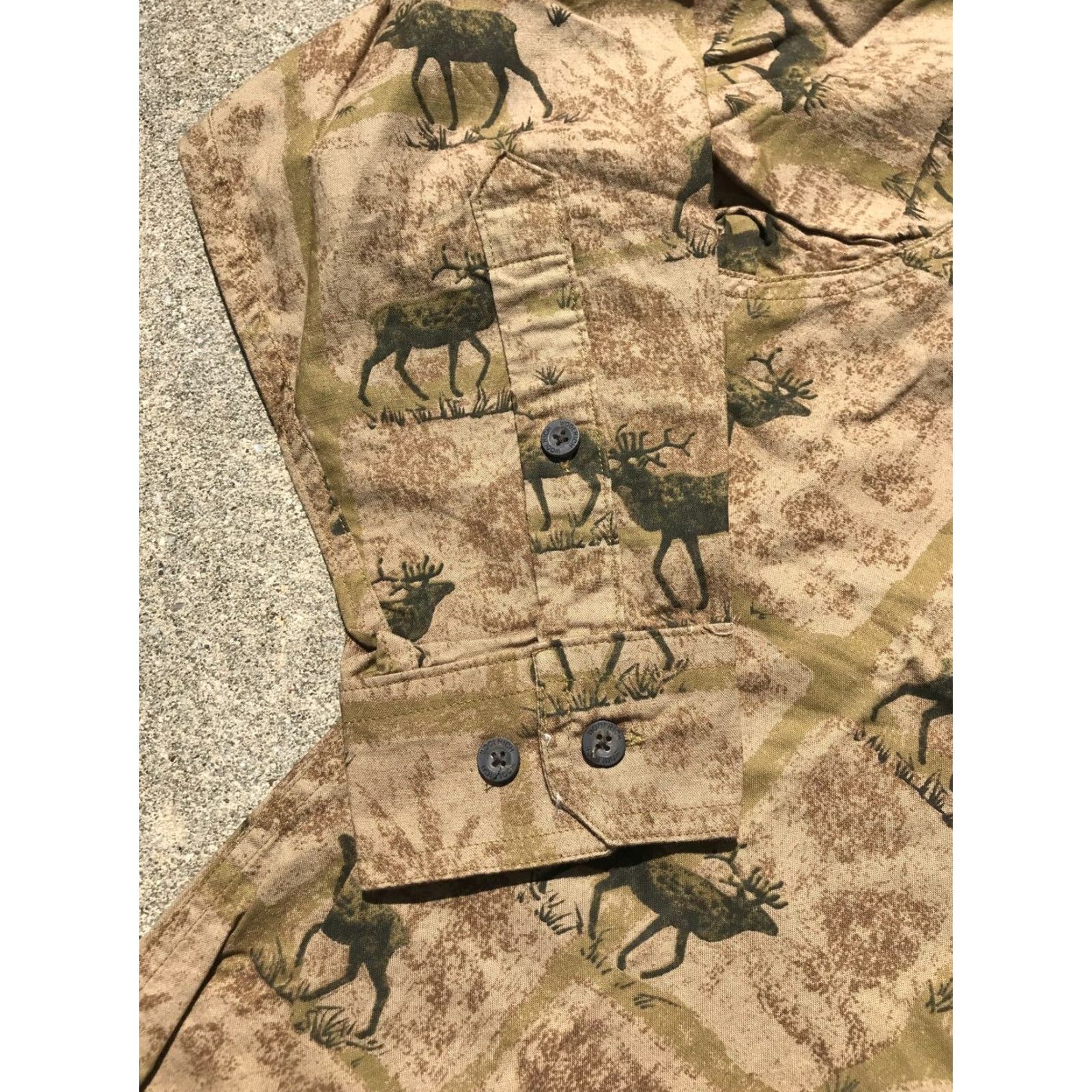 Vintage VINTAGE Woolrich Men's Flannel Shirt 90s Animal Print Deer Moose Brown Size M Cotton Blend Size US M / EU 48-50 / 2 - 3 Thumbnail