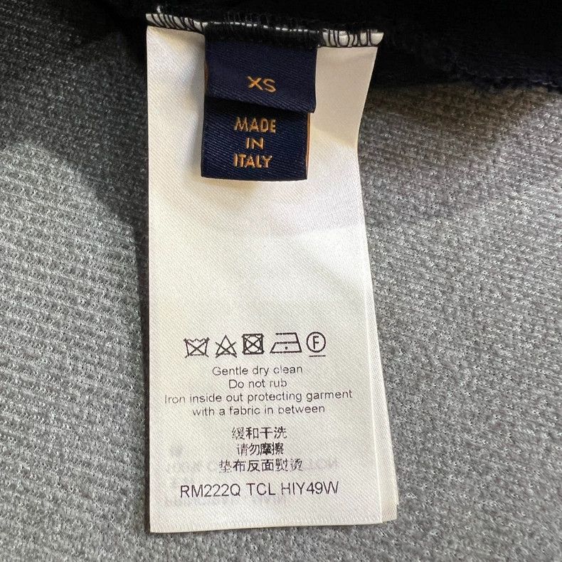 Louis Vuitton Louis Vuitton Navy blue pocket full logo short sleeve 2504- Size US XS / EU 42 / 0 - 5 Thumbnail