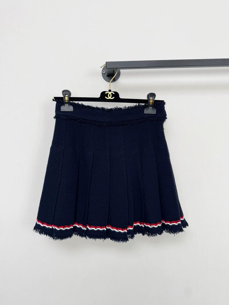 Thom Browne Thom browne Half skirt 2503-Nextarrow Size 25" / US 0 / IT 36 - 1 Thumbnail
