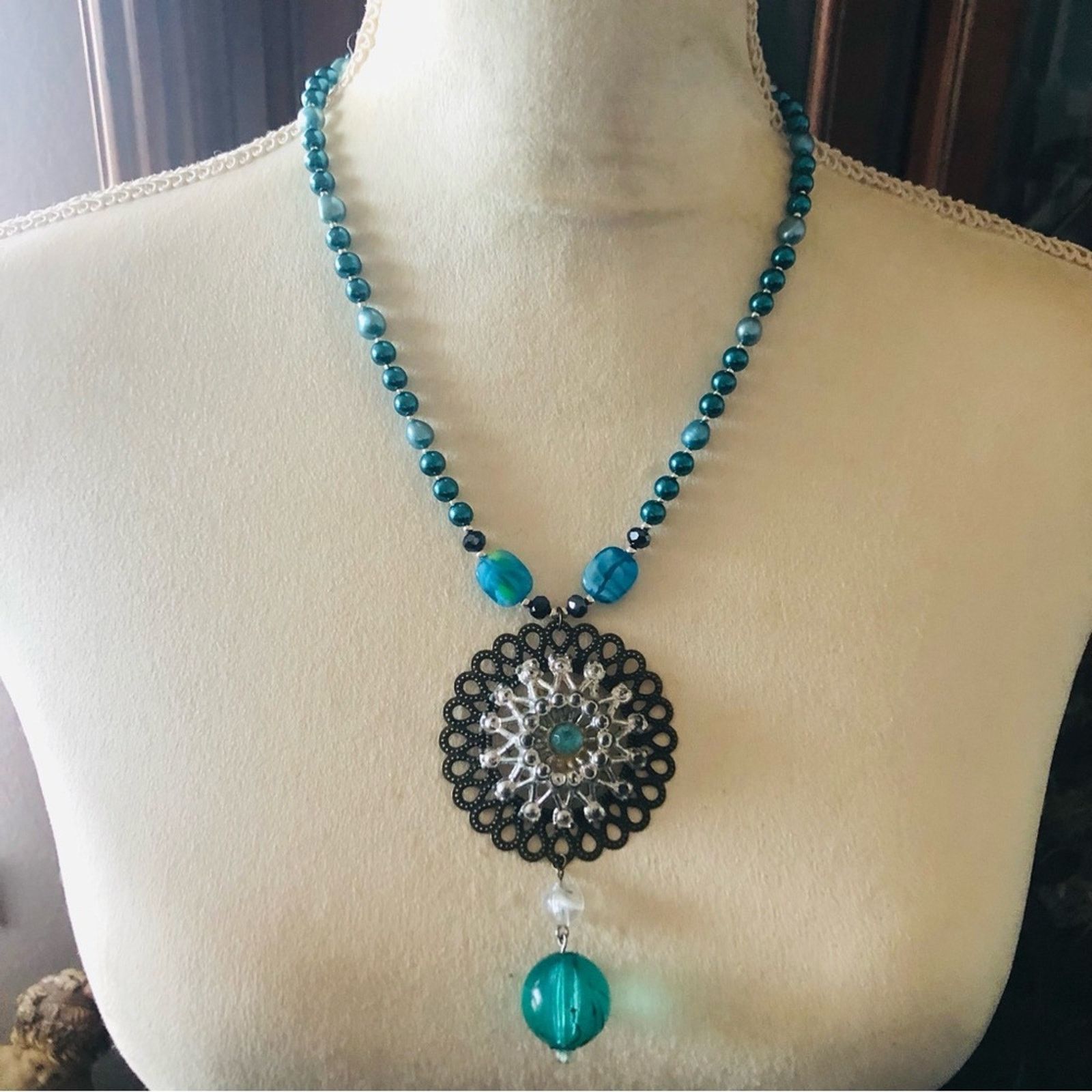 Handmade Handcrafted repurpose peacock freshwater Pearl necklace Size ONE SIZE - 2 Thumbnail