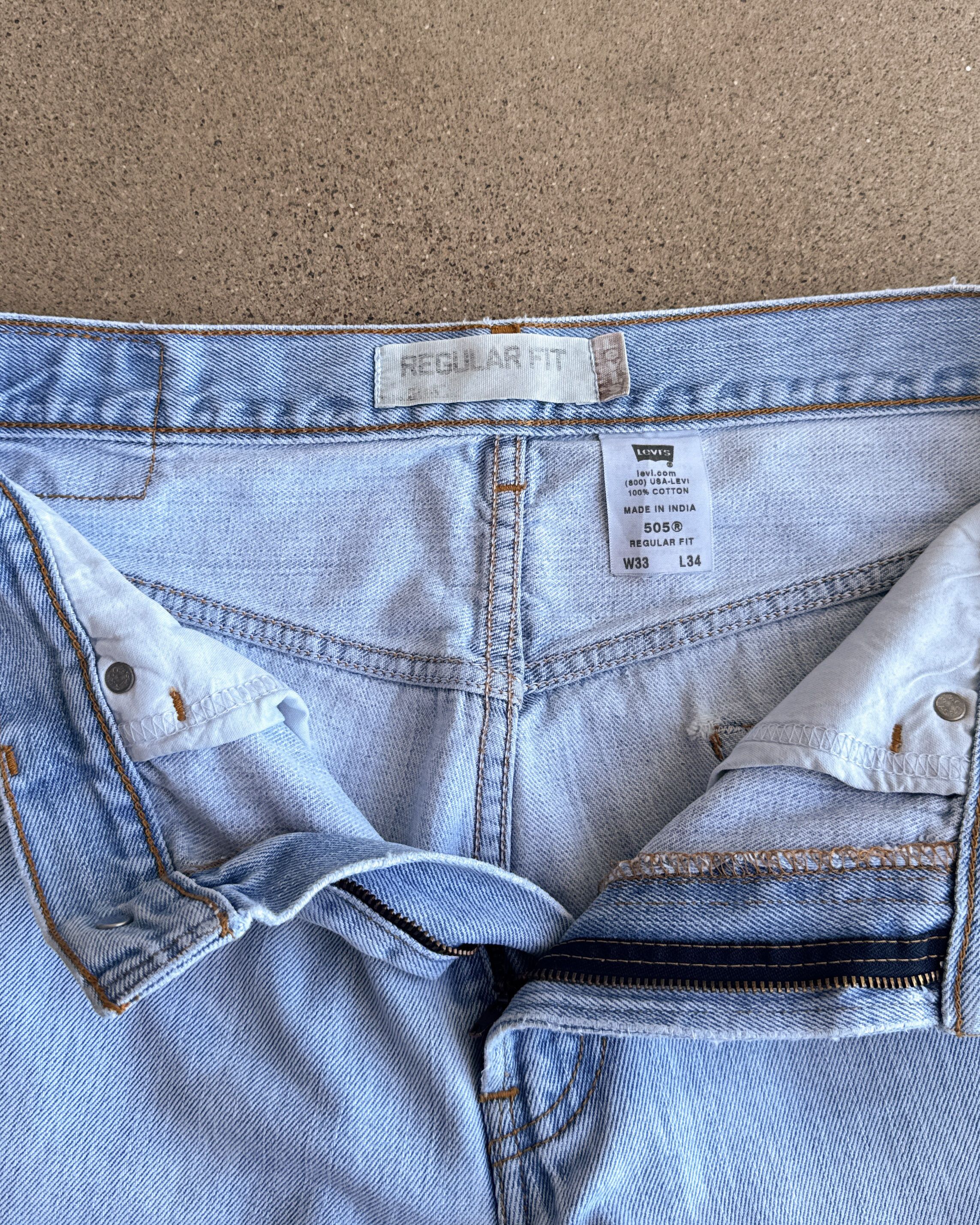 Levi's Vintage 2000s Levi's 505 Jeans Light Wash Distressed Mens 32 Size US 32 / EU 48 - 2 Thumbnail