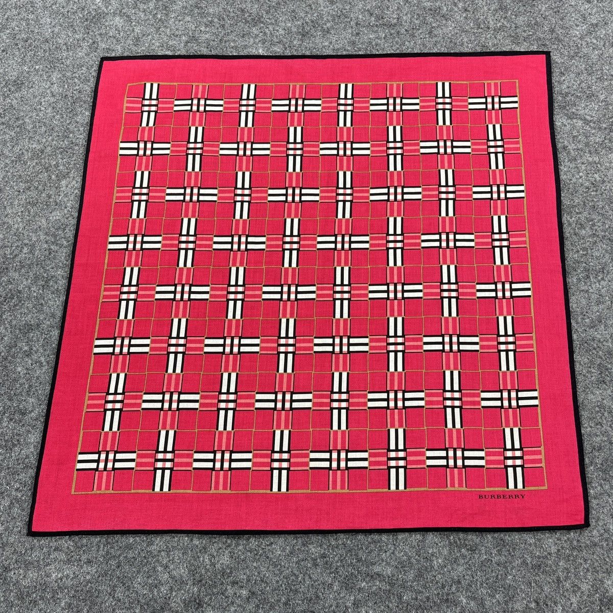 Burberry Burberry Handkerchief / Bandana / Neckerchief B873 Size ONE SIZE - 1 Thumbnail