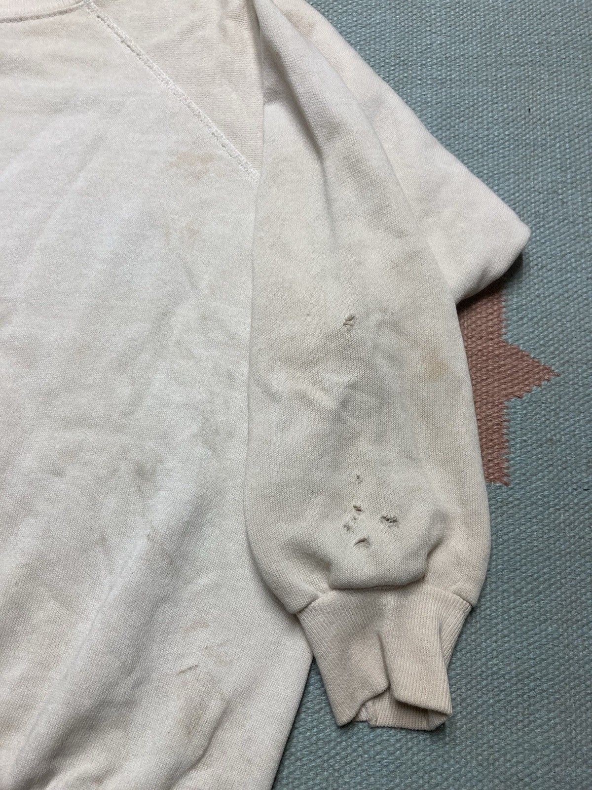 Vintage 80s crewneck sweatshirt blank white grunge distressed Large Size US L / EU 52-54 / 3 - 4 Thumbnail
