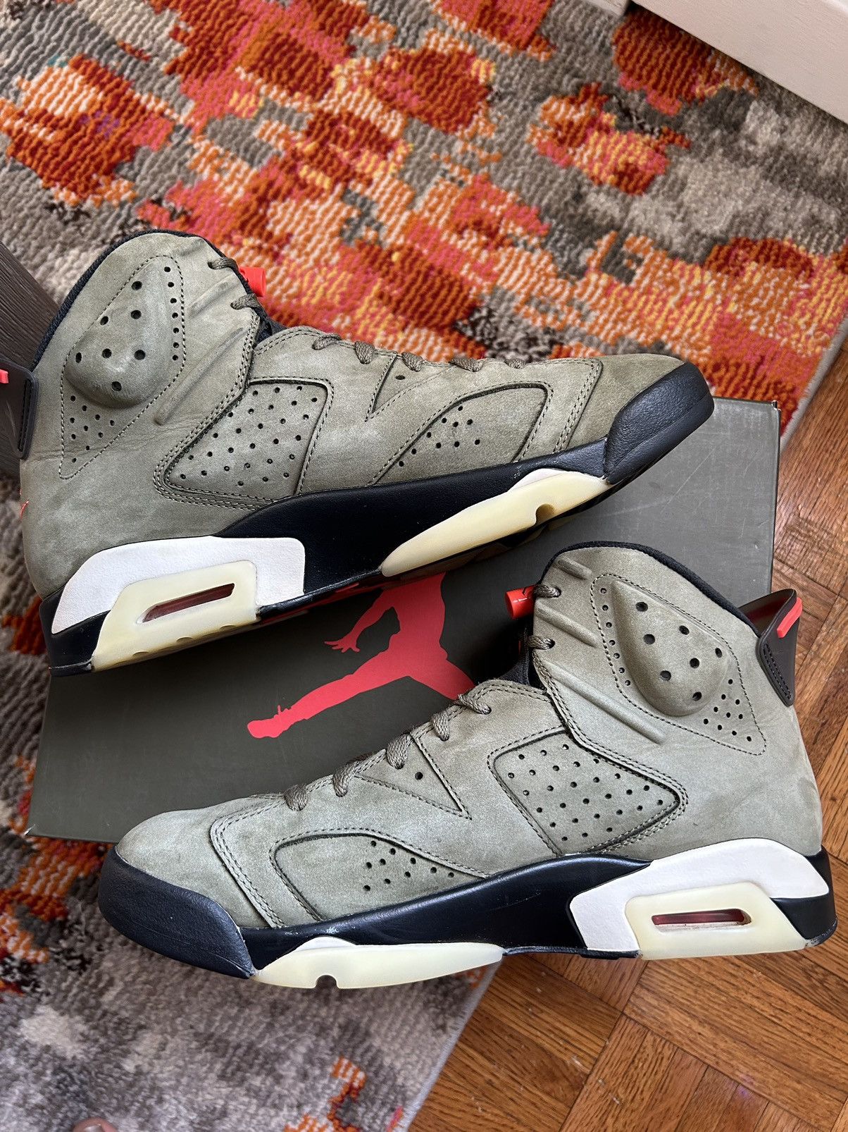 Jordan Brand Jordan 6 Travis Scott Mid Olive Size US 10.5 / EU 43-44 - 2 Thumbnail