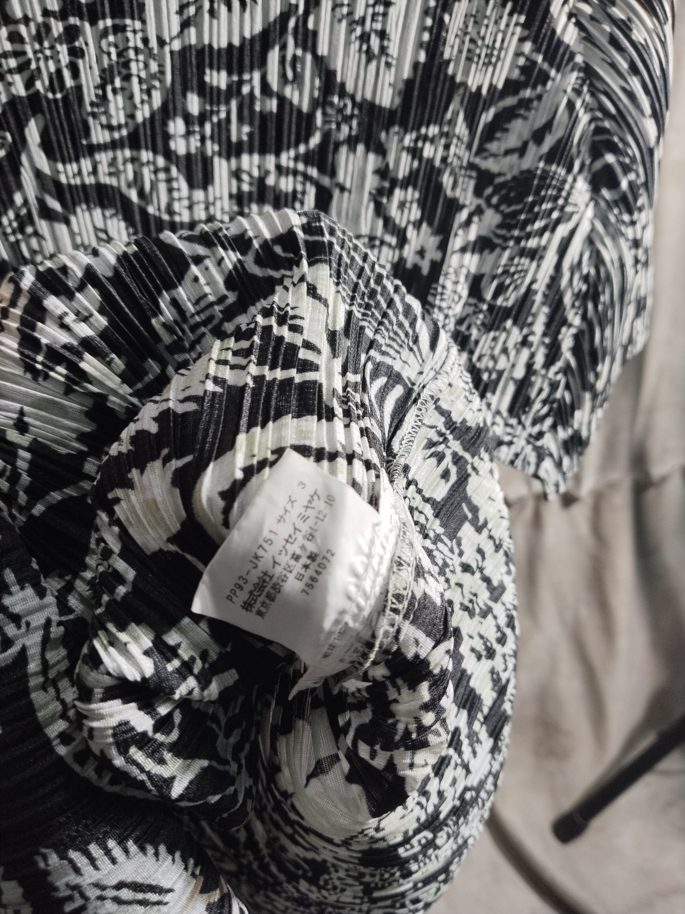 Issey Miyake × Japanese Brand × Pleats Please Issey Miyake ISSEY MIYAKE pleats please floral pleats tshirt Size ONE SIZE - 5 Thumbnail