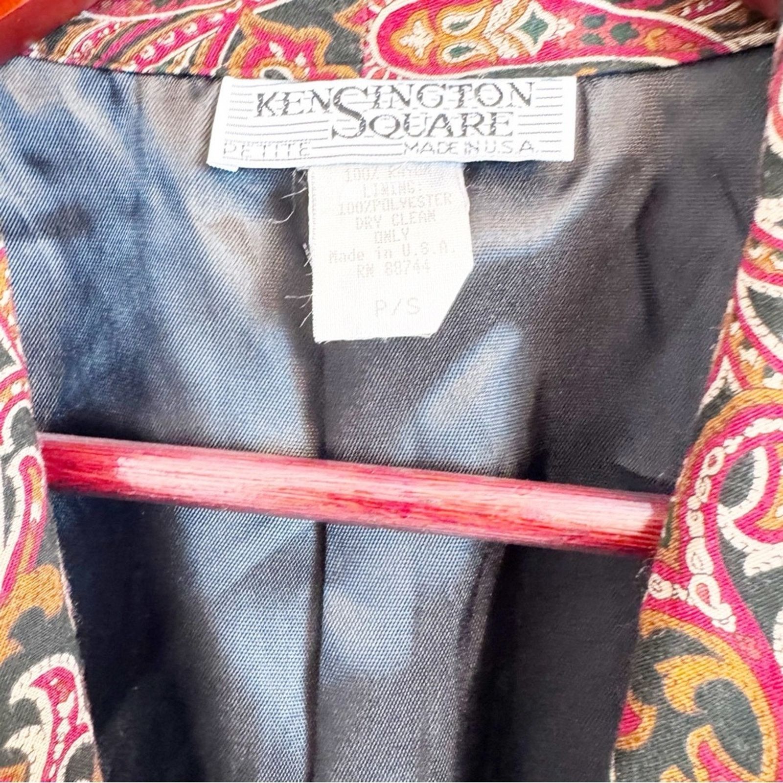 Vintage Vintage Rust Black Paisley Satin Cuff Button Blazer Womens S Size S / US 4 / IT 40 - 4 Thumbnail