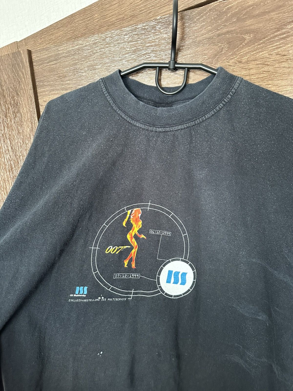 Vintage 1999 James Bond 007 Vintage Movie T-Shirt Tee Size US XL / EU 56 / 4 - 6 Thumbnail