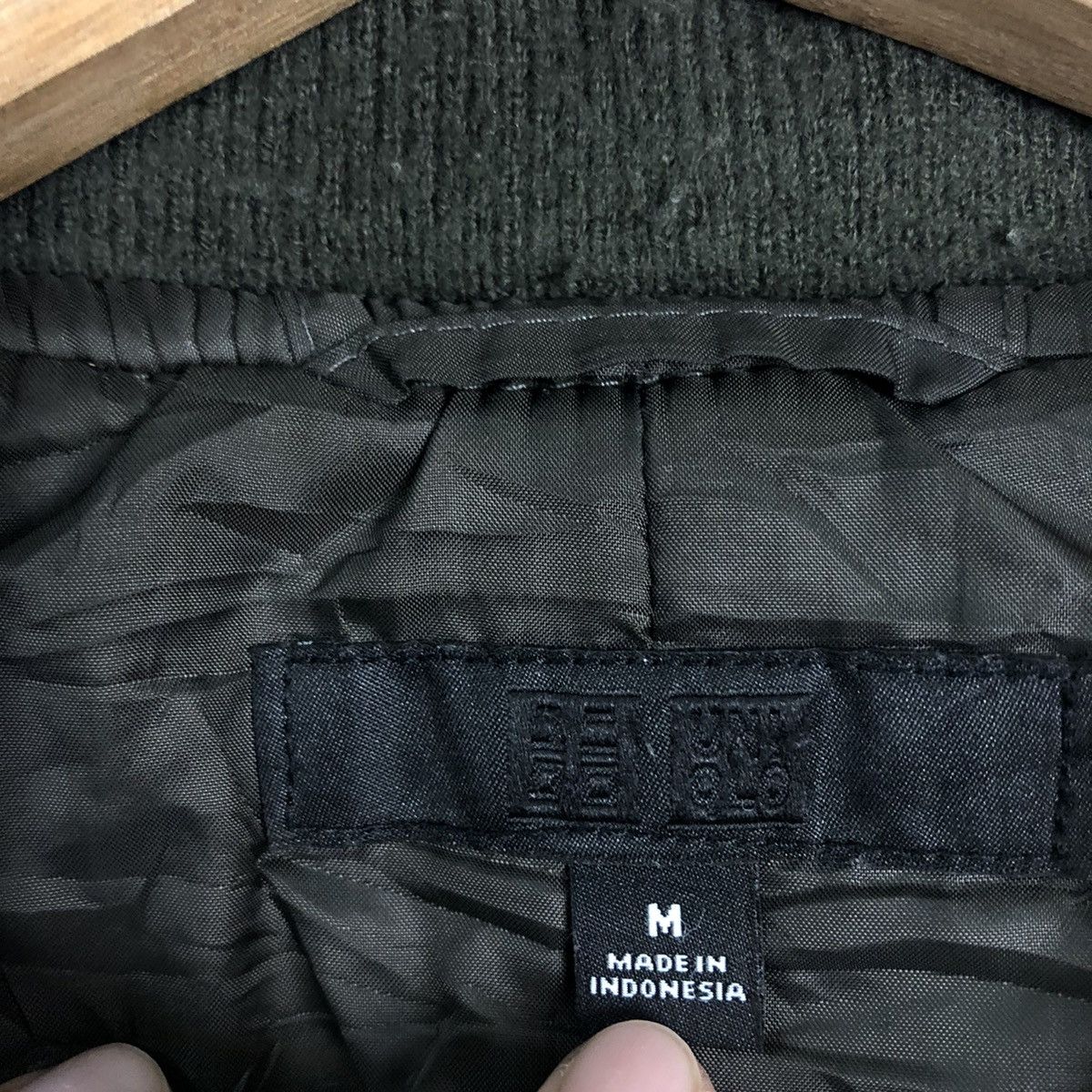 Japanese Brand VINTAGE BOMBER JACKET RIOT RIOT DESIGN UNIQLO JAPAN Size US M / EU 48-50 / 2 - 12 Thumbnail