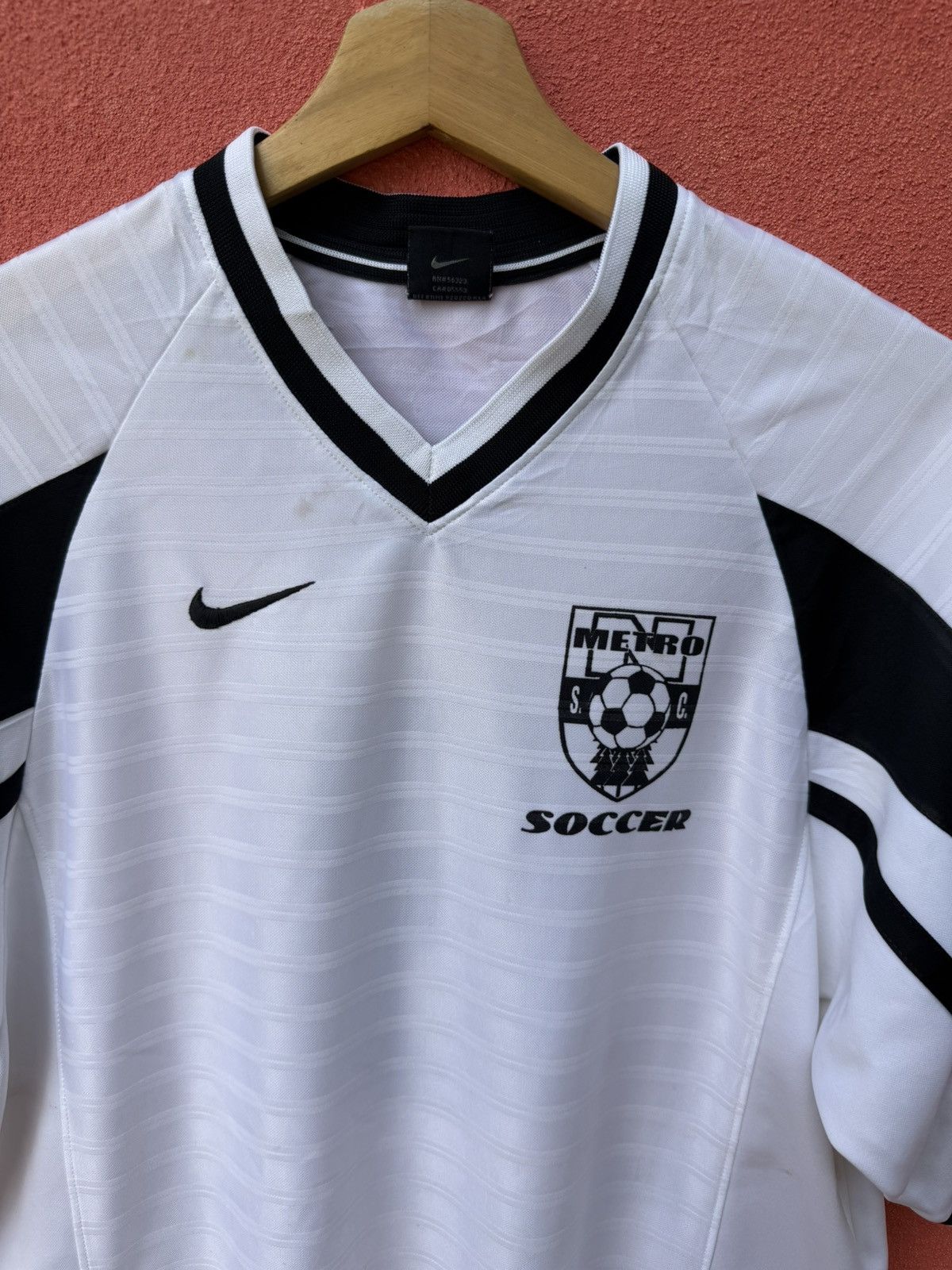 Nike Metro Soccer SC x Number 8 Size US L / EU 52-54 / 3 - 3 Thumbnail