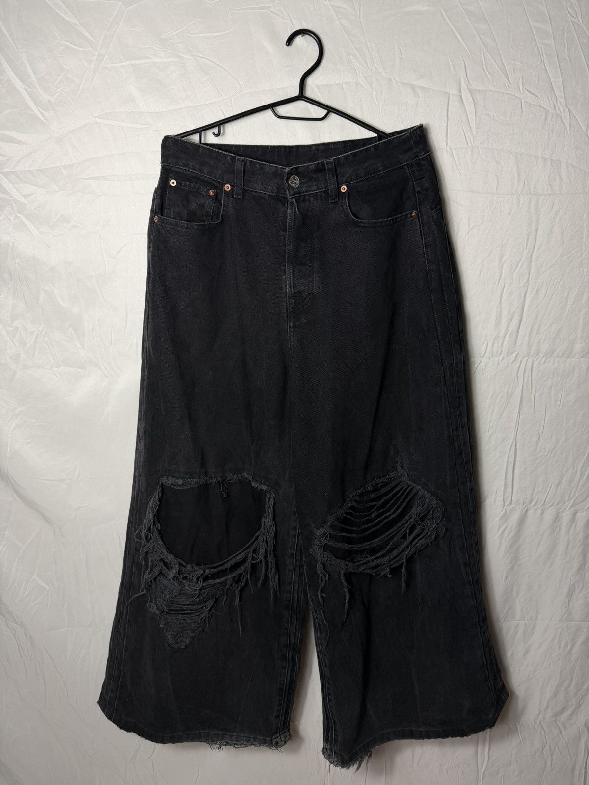 Balenciaga × VTMNTS × Vetements Vetements Destroyed Black Baggy