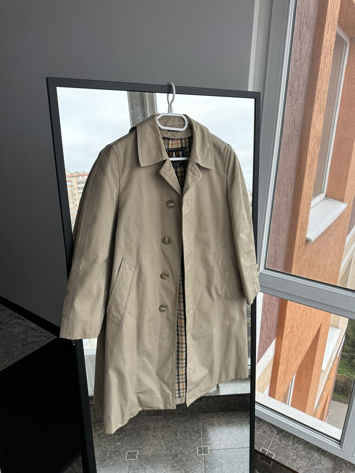 DAKS Vintage DAKS Beige Trench Coat with Check LiningJapan Market Size US M / EU 48-50 / 2 - 1 Thumbnail