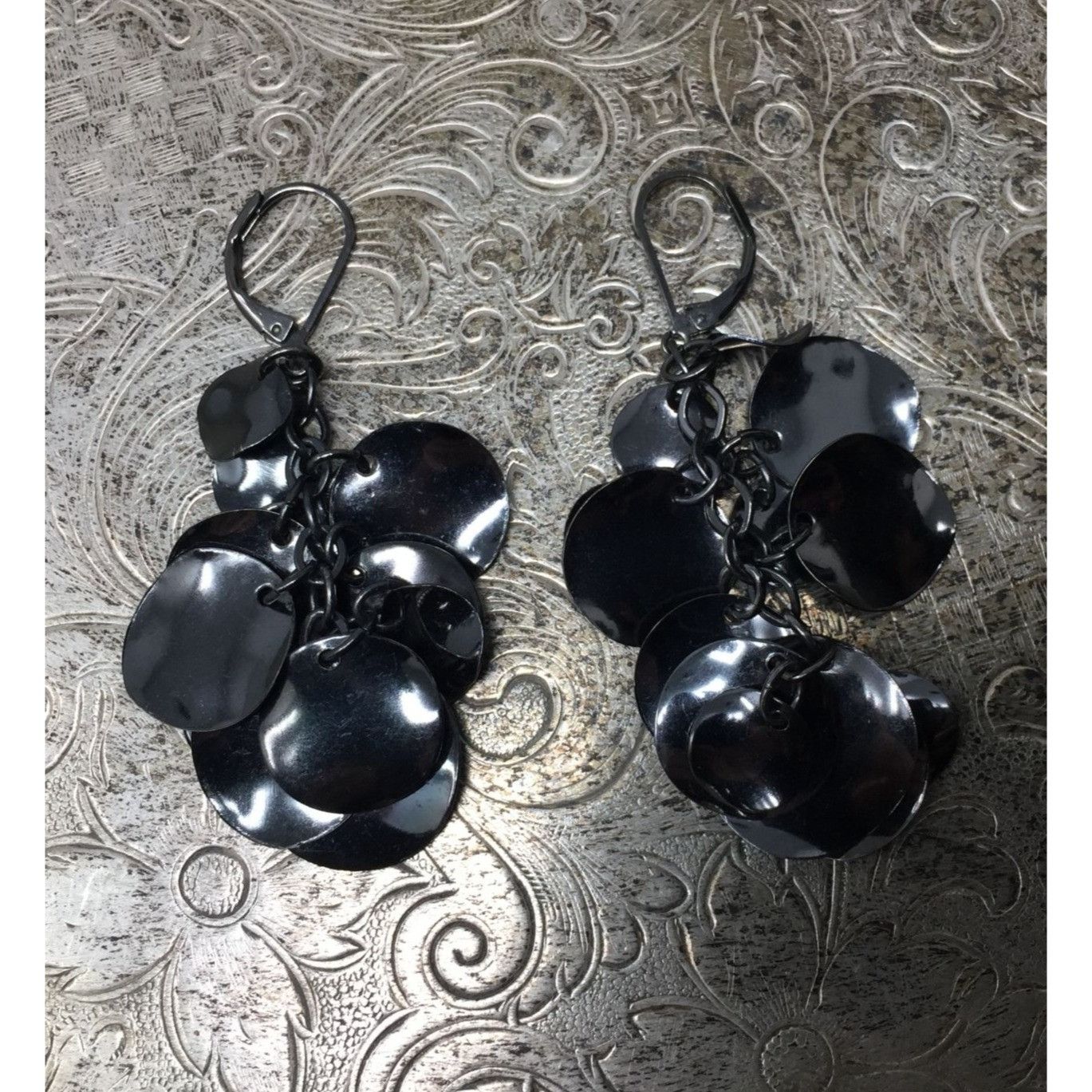 Other Women's Black Shiny Chandelier Dangle Earrings Size ONE SIZE - 2 Thumbnail